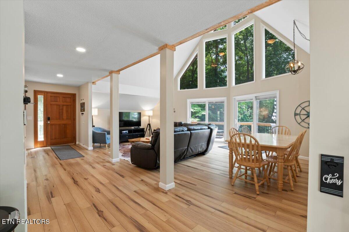 824 Deerfield Way Lafollette TN 37766