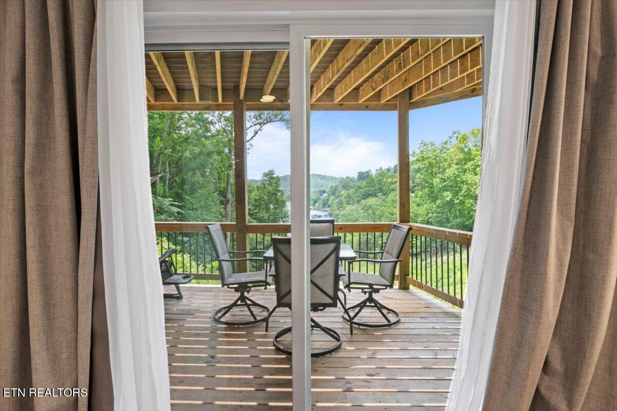 824 Deerfield Way Lafollette TN 37766