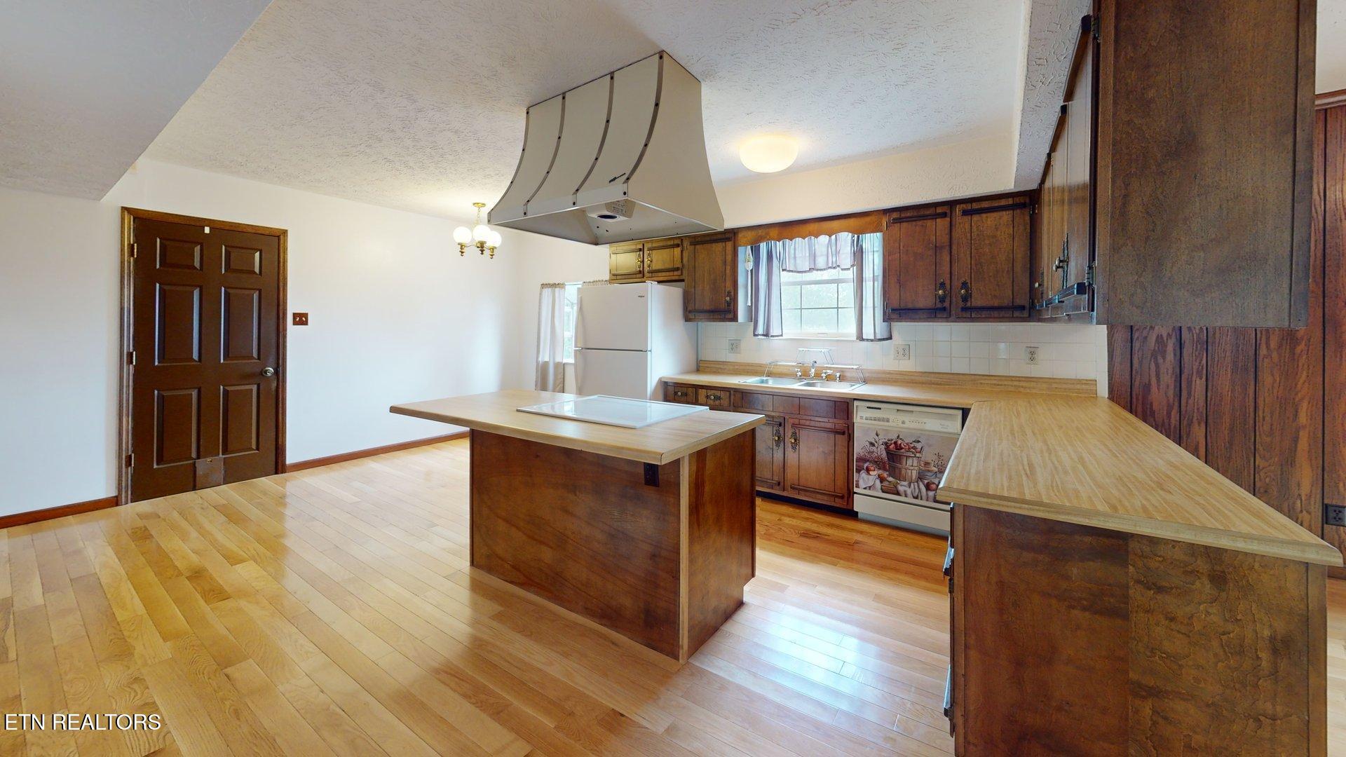 205 Vintage Lane Clinton TN 37716