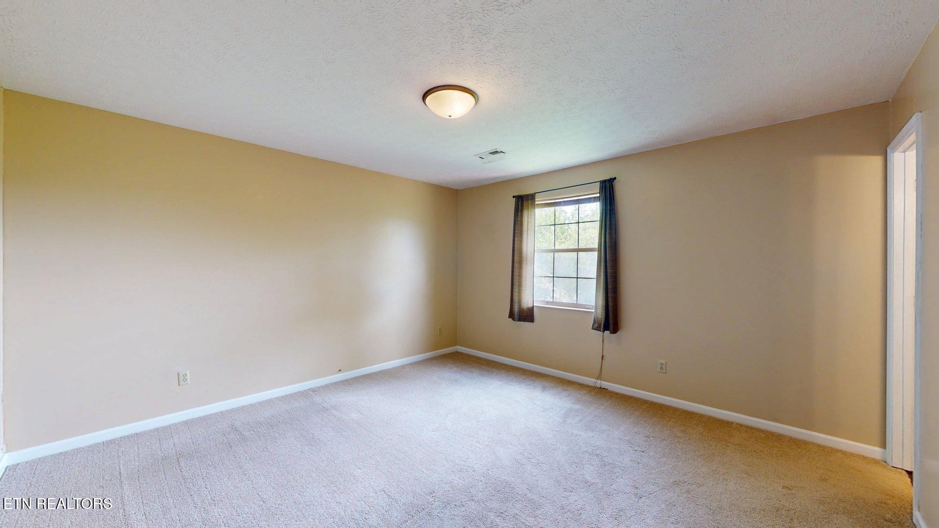 205 Vintage Lane Clinton TN 37716