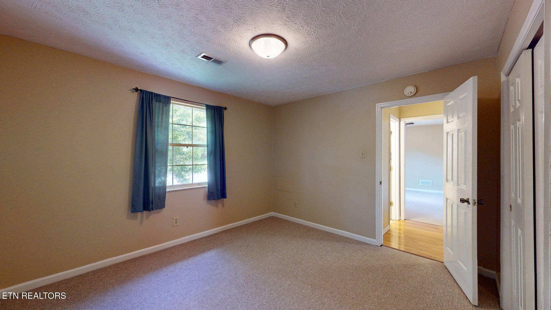 205 Vintage Lane Clinton TN 37716
