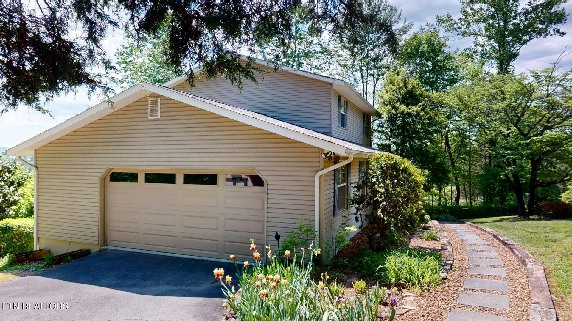 205 Vintage Lane Clinton TN 37716