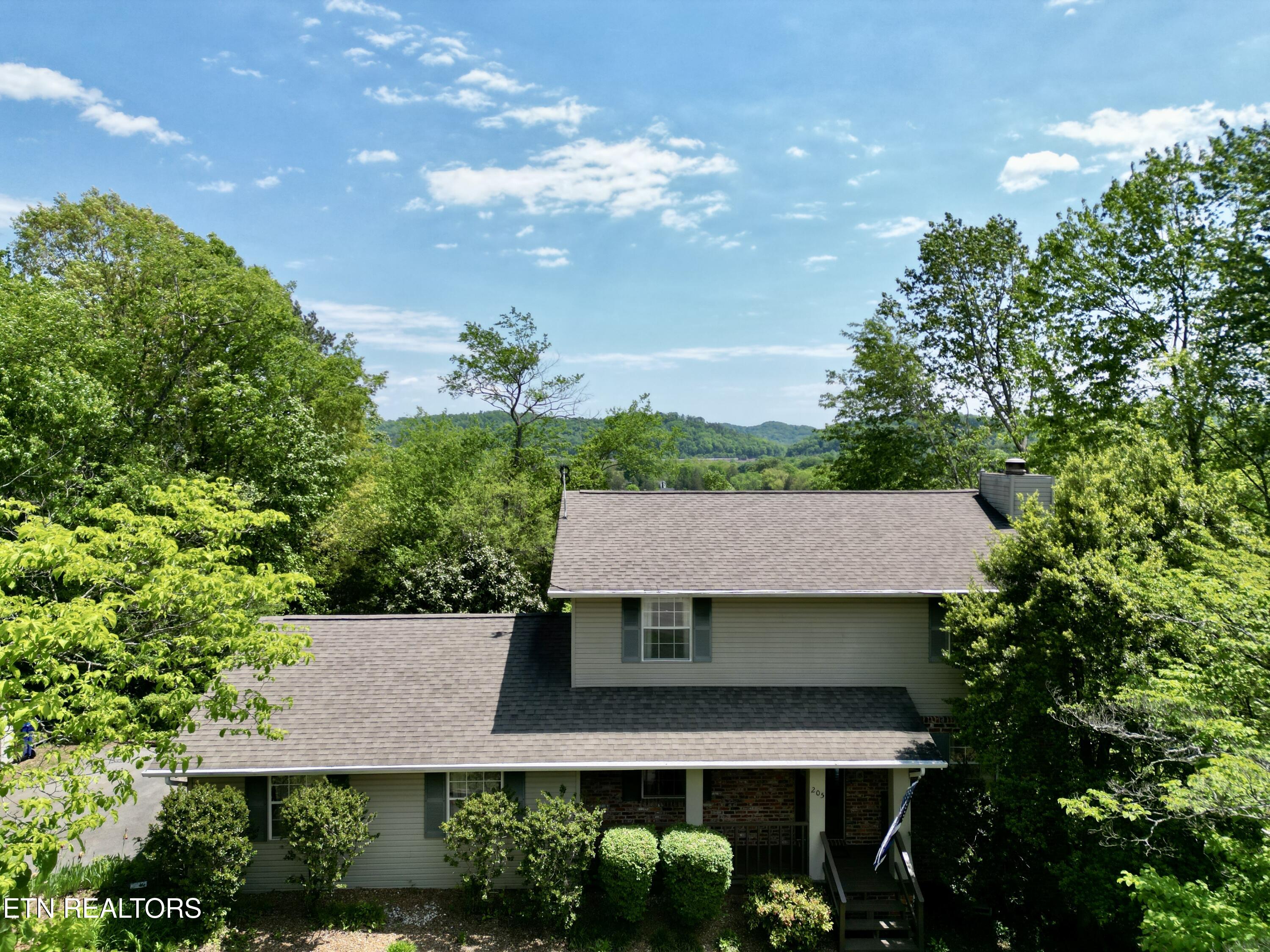 205 Vintage Lane Clinton TN 37716