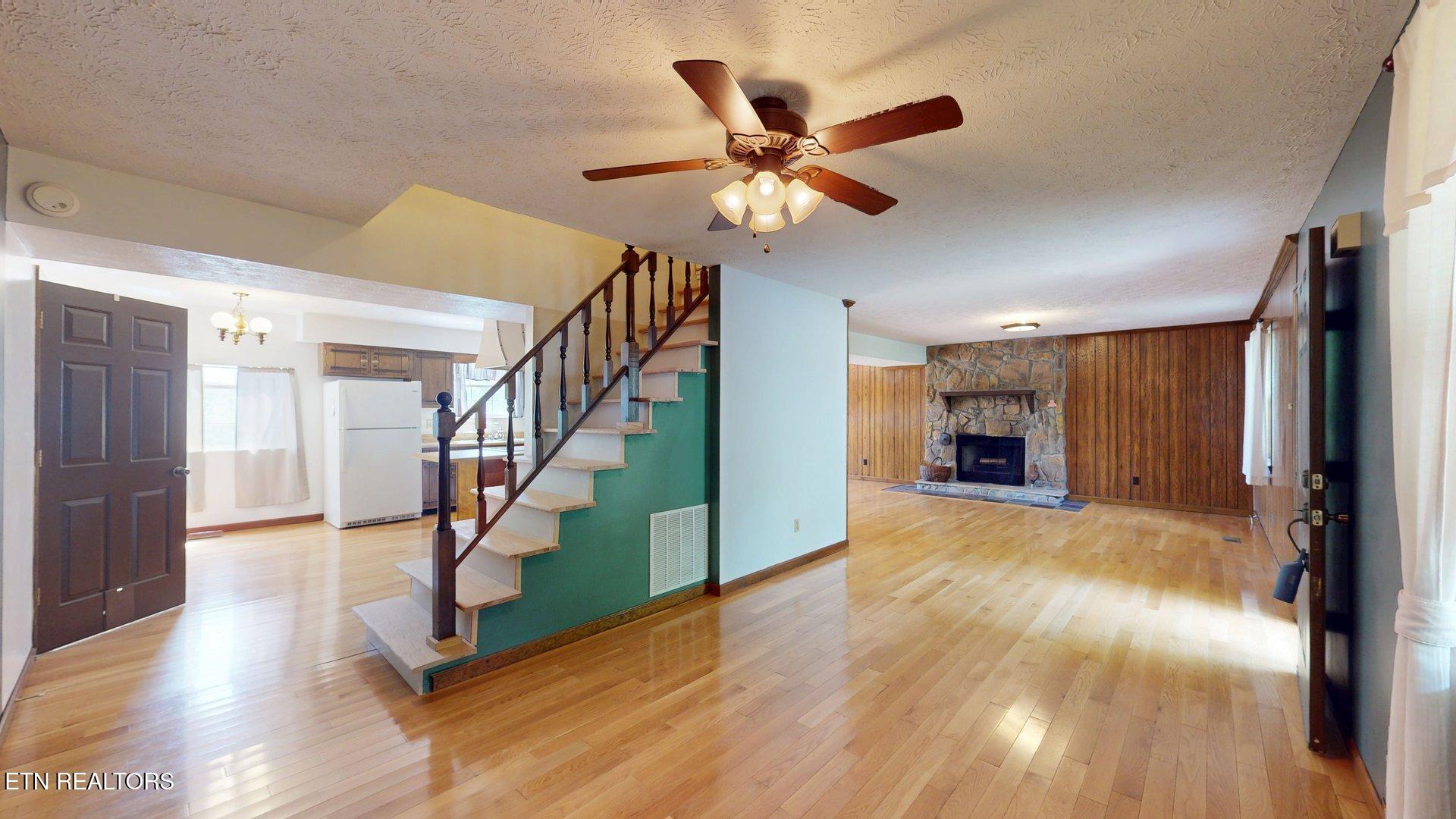 205 Vintage Lane Clinton TN 37716