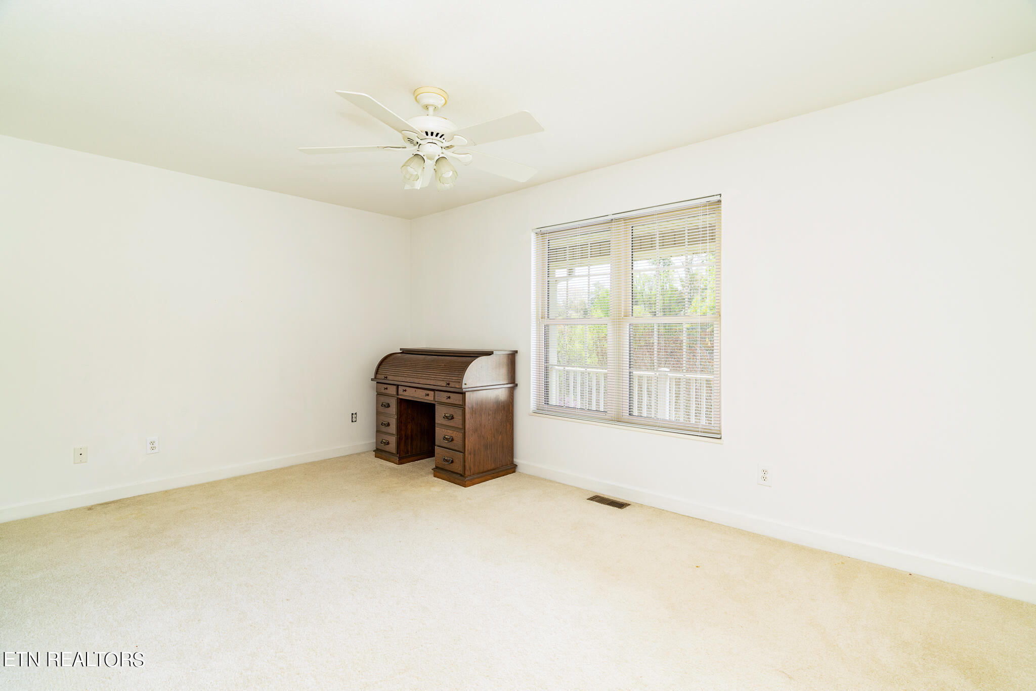 692 Emerald Avenue Kodak TN 37764