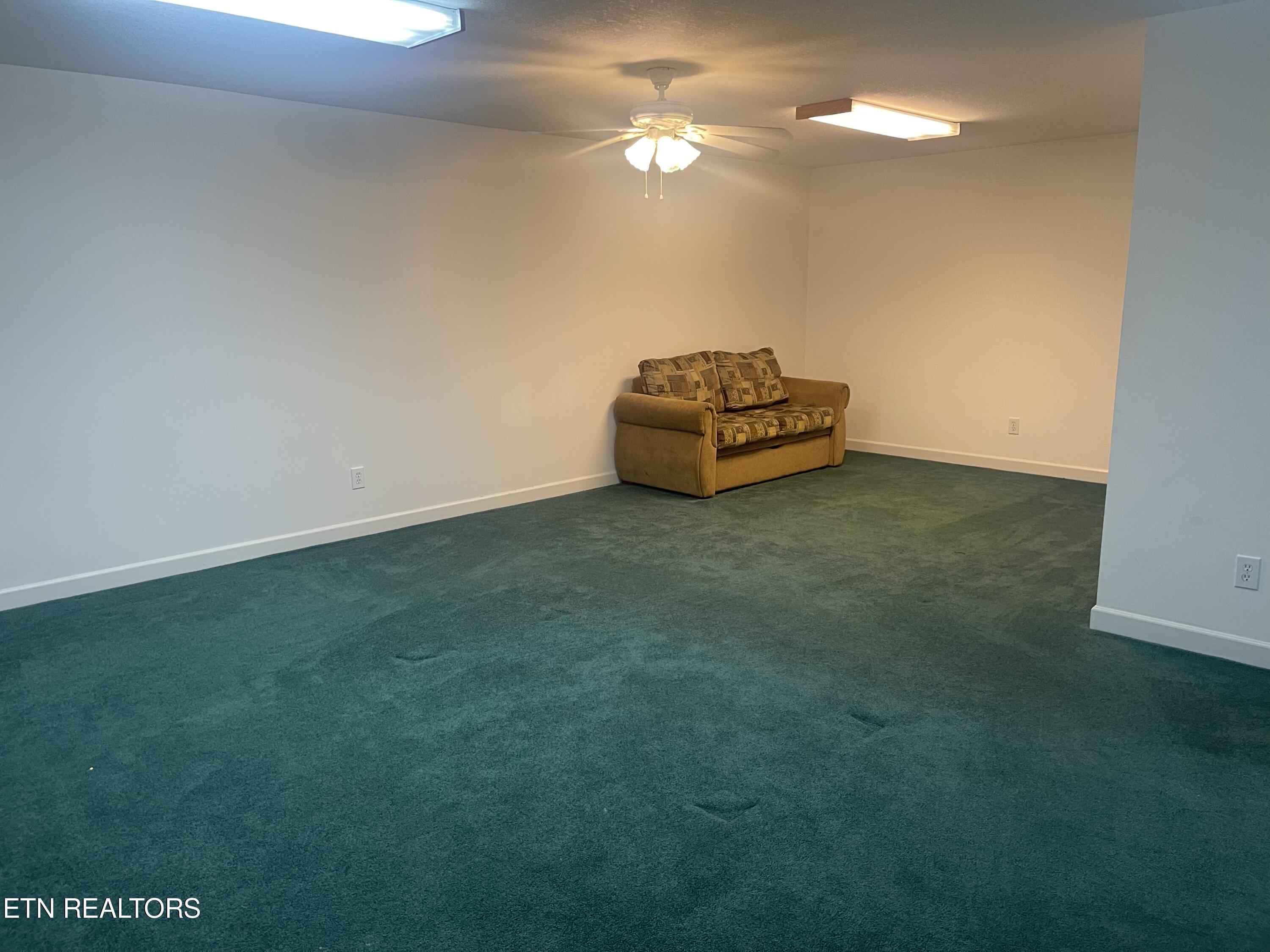 692 Emerald Avenue Kodak TN 37764