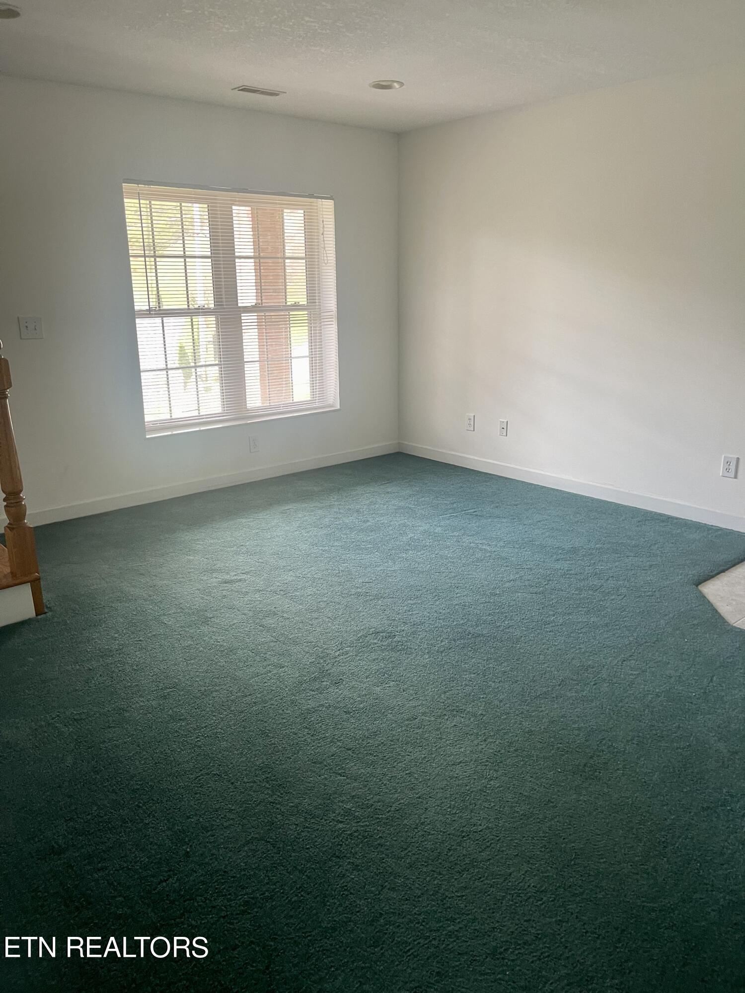 692 Emerald Avenue Kodak TN 37764