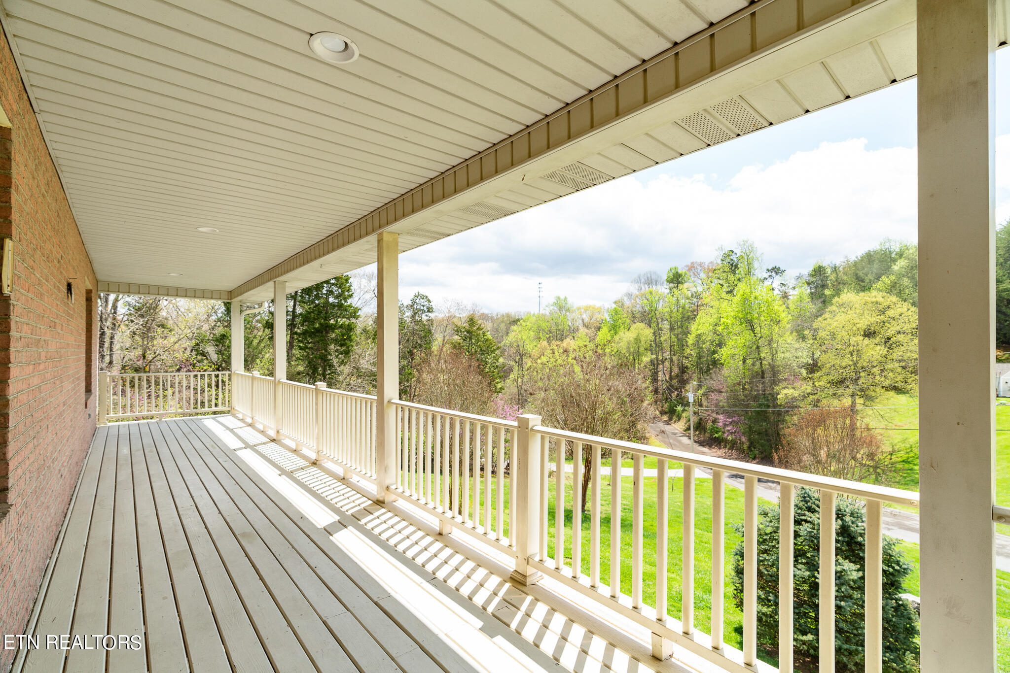 692 Emerald Avenue Kodak TN 37764