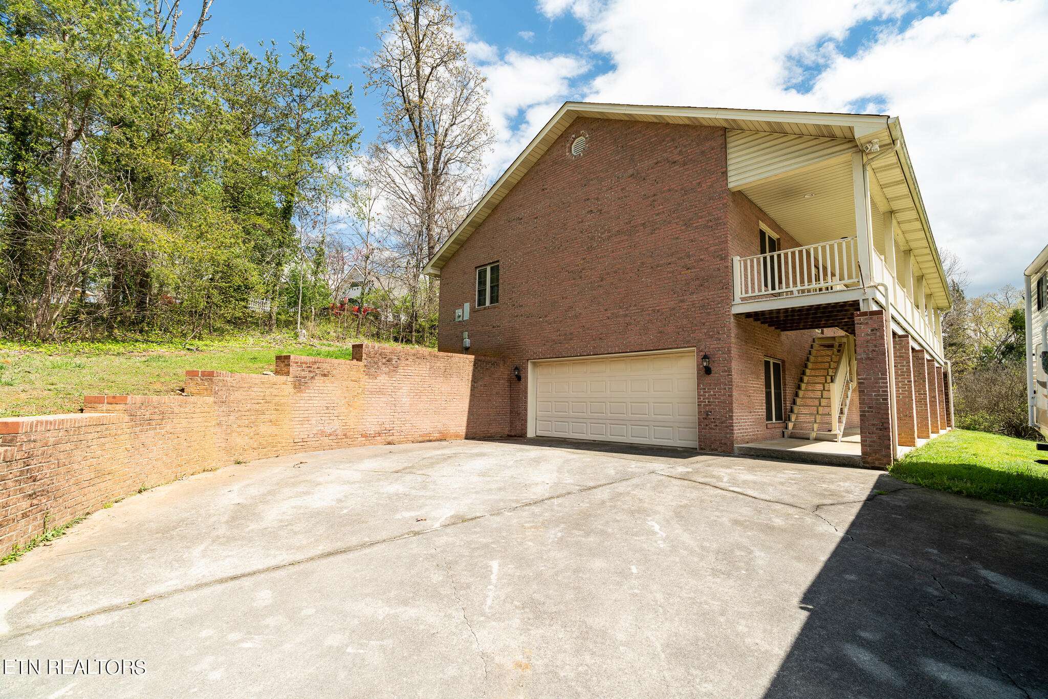 692 Emerald Avenue Kodak TN 37764