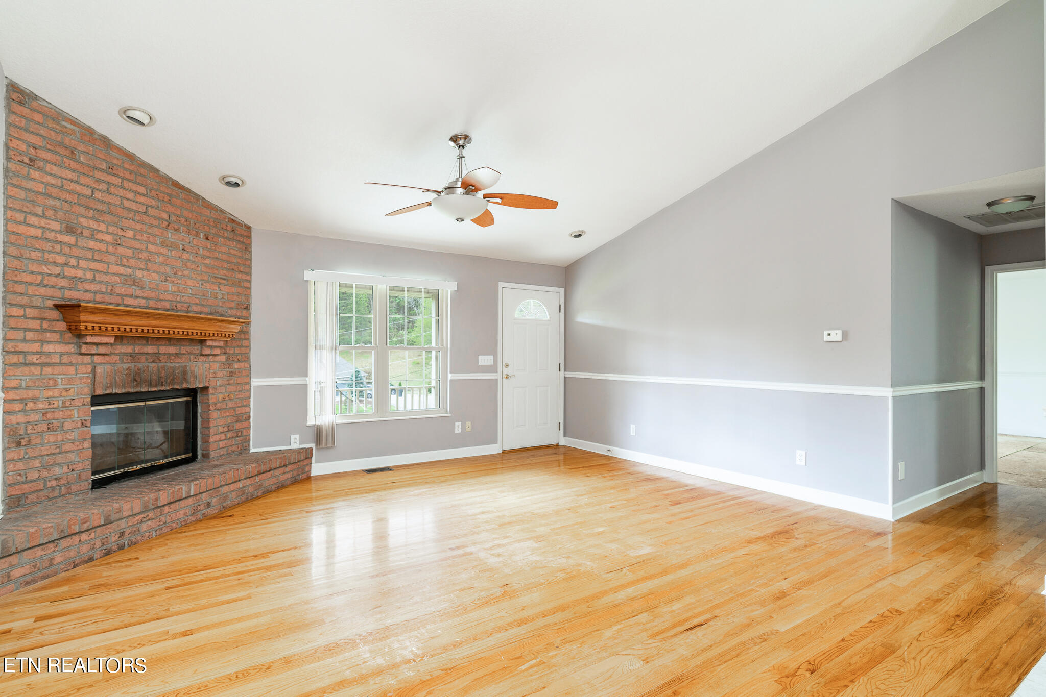 692 Emerald Avenue Kodak TN 37764