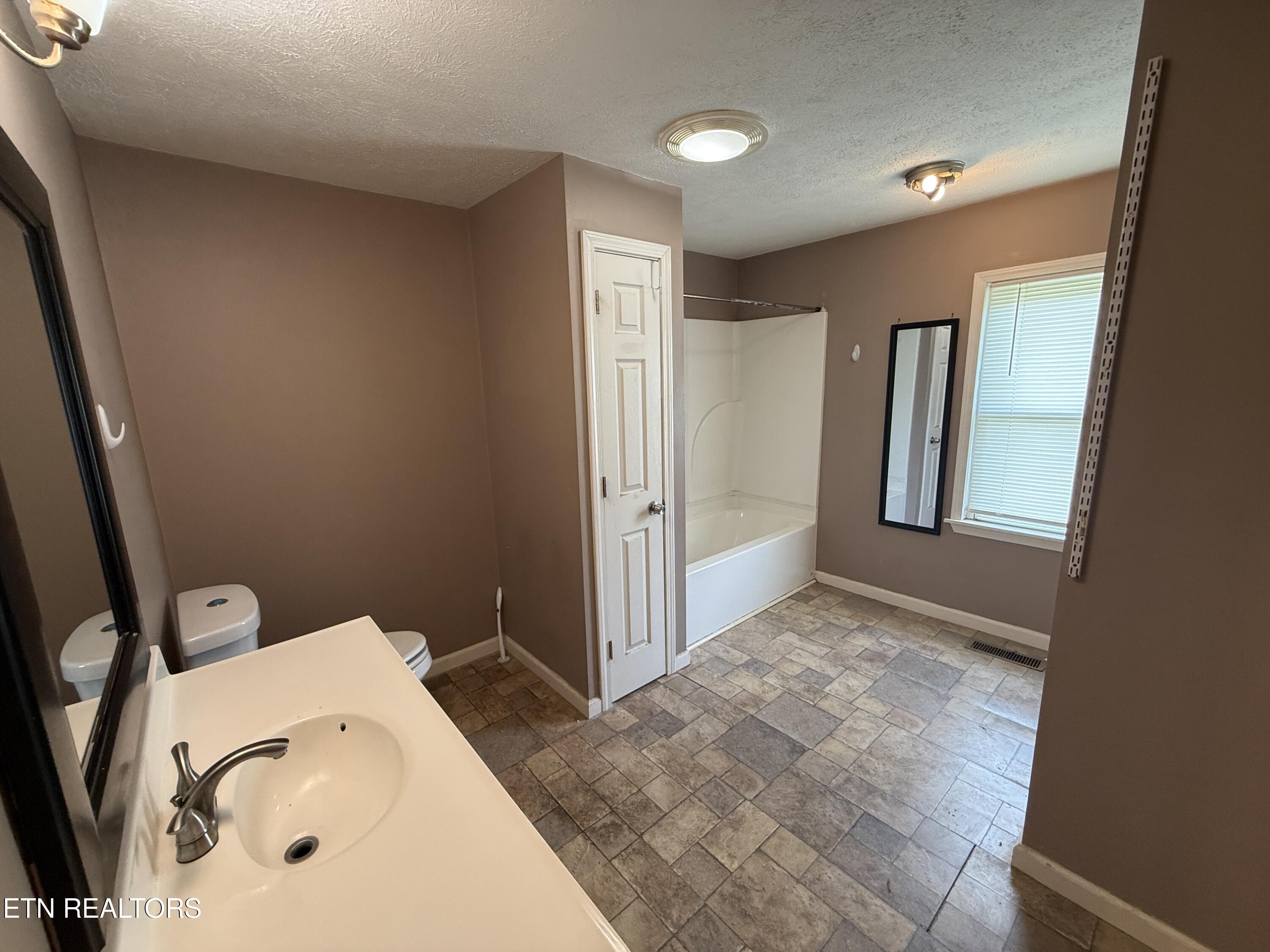 807 New Clear Branch Road Rocky Top TN 37769