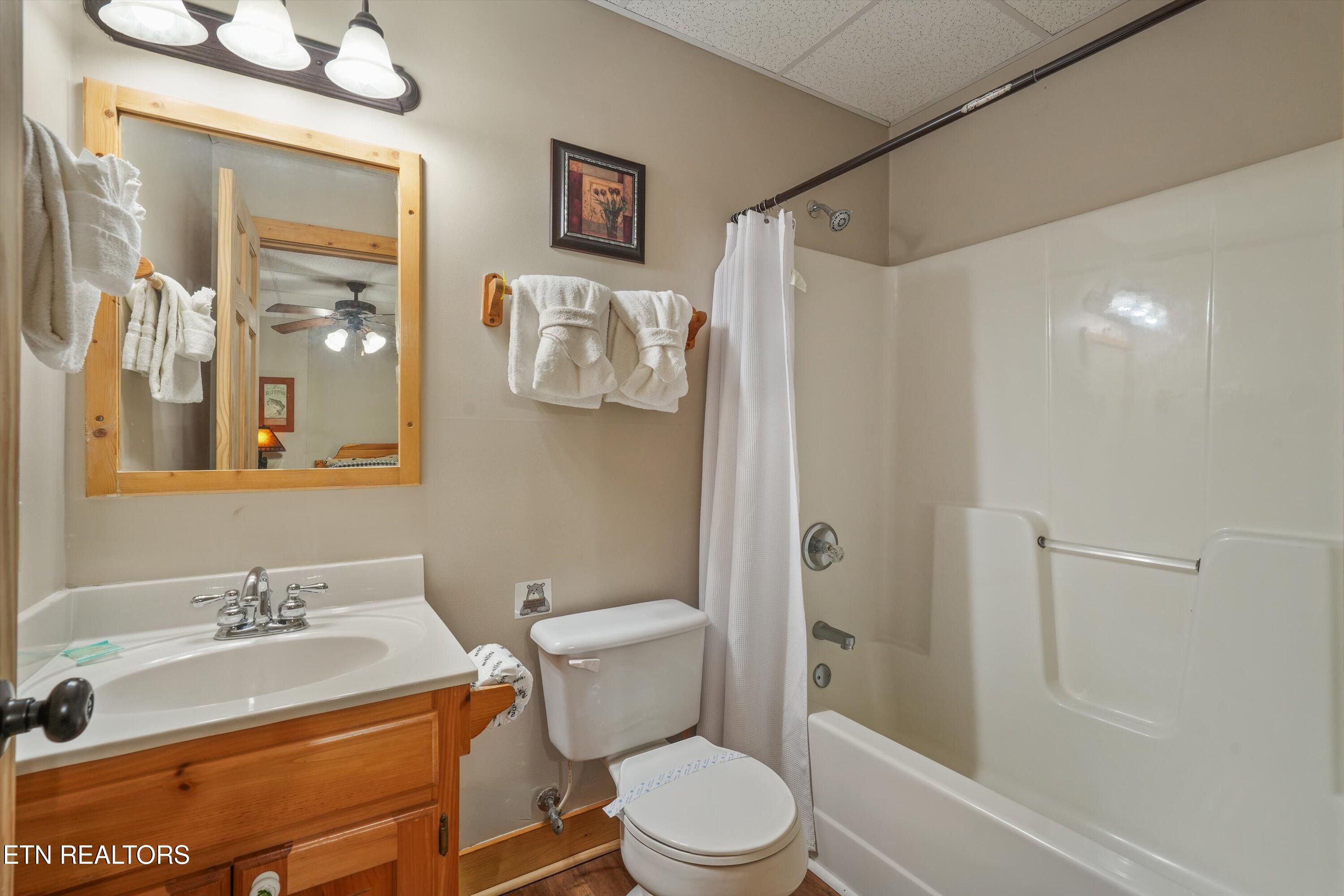 3208 White Falcon Way Pigeon Forge TN 37863