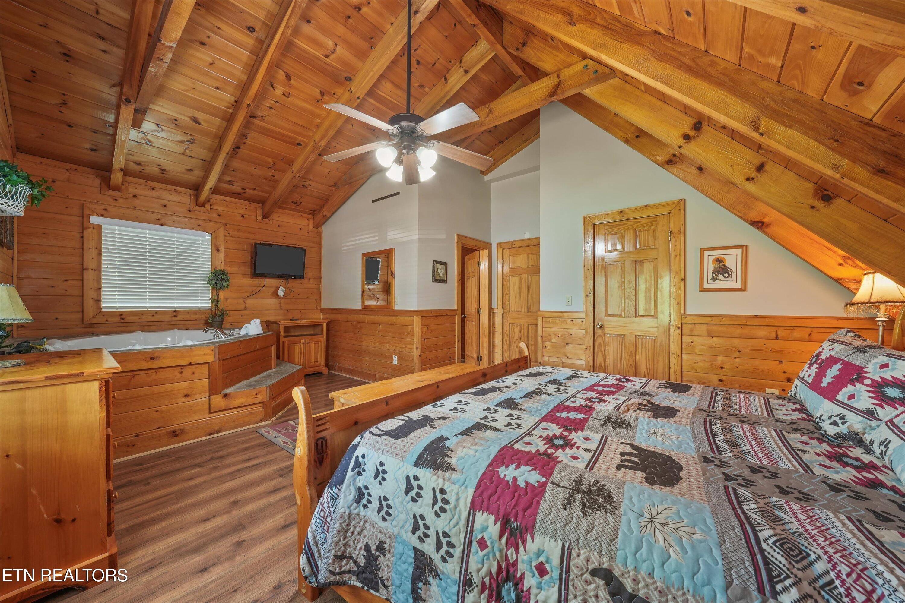 3208 White Falcon Way Pigeon Forge TN 37863