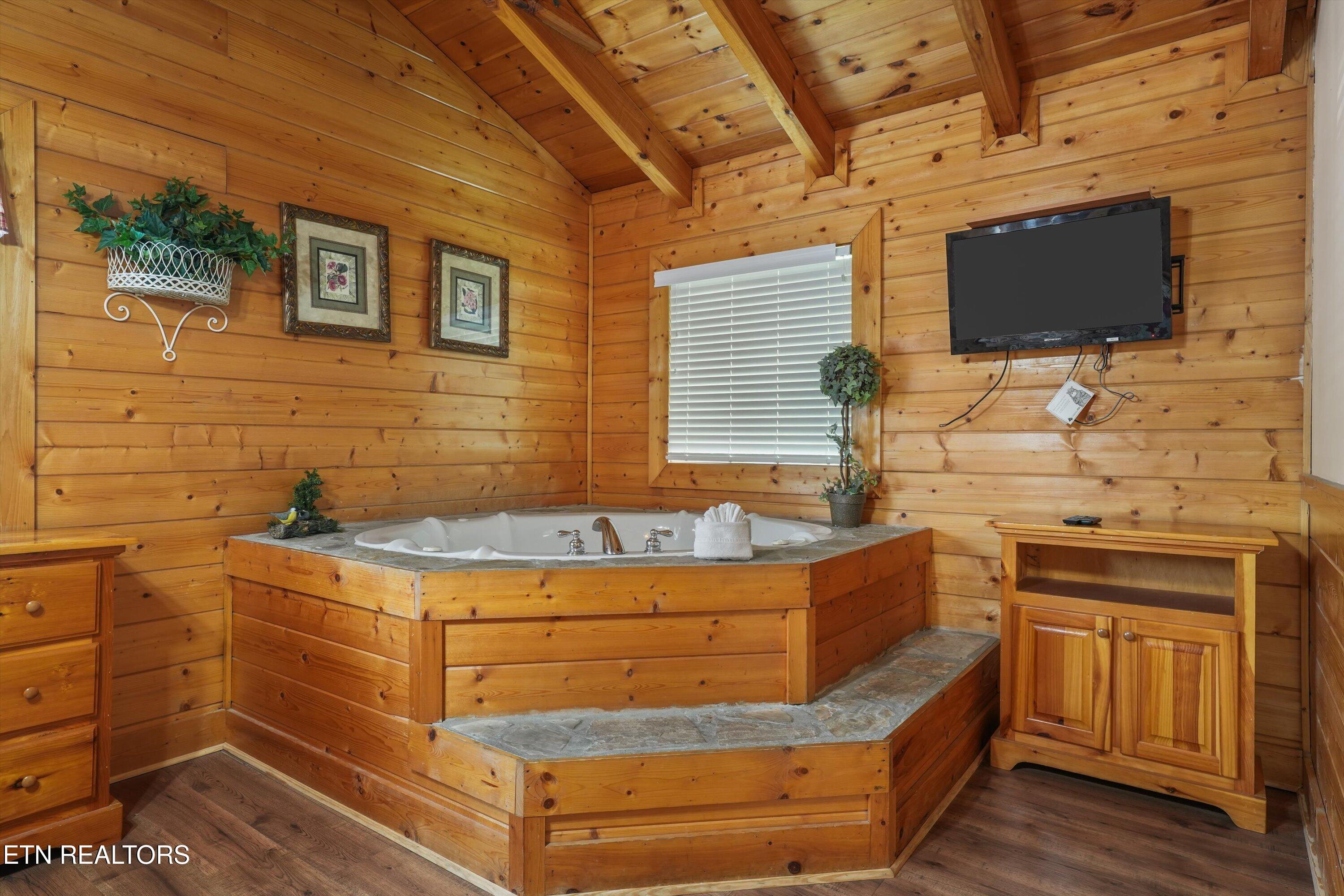 3208 White Falcon Way Pigeon Forge TN 37863