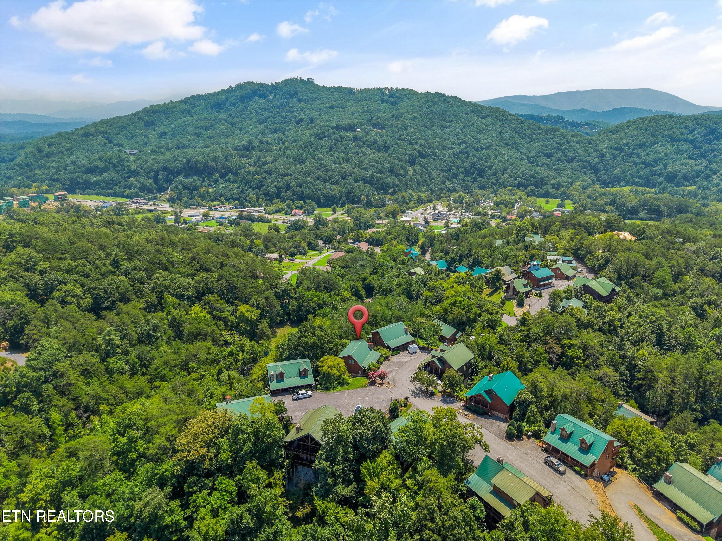 3208 White Falcon Way Pigeon Forge TN 37863