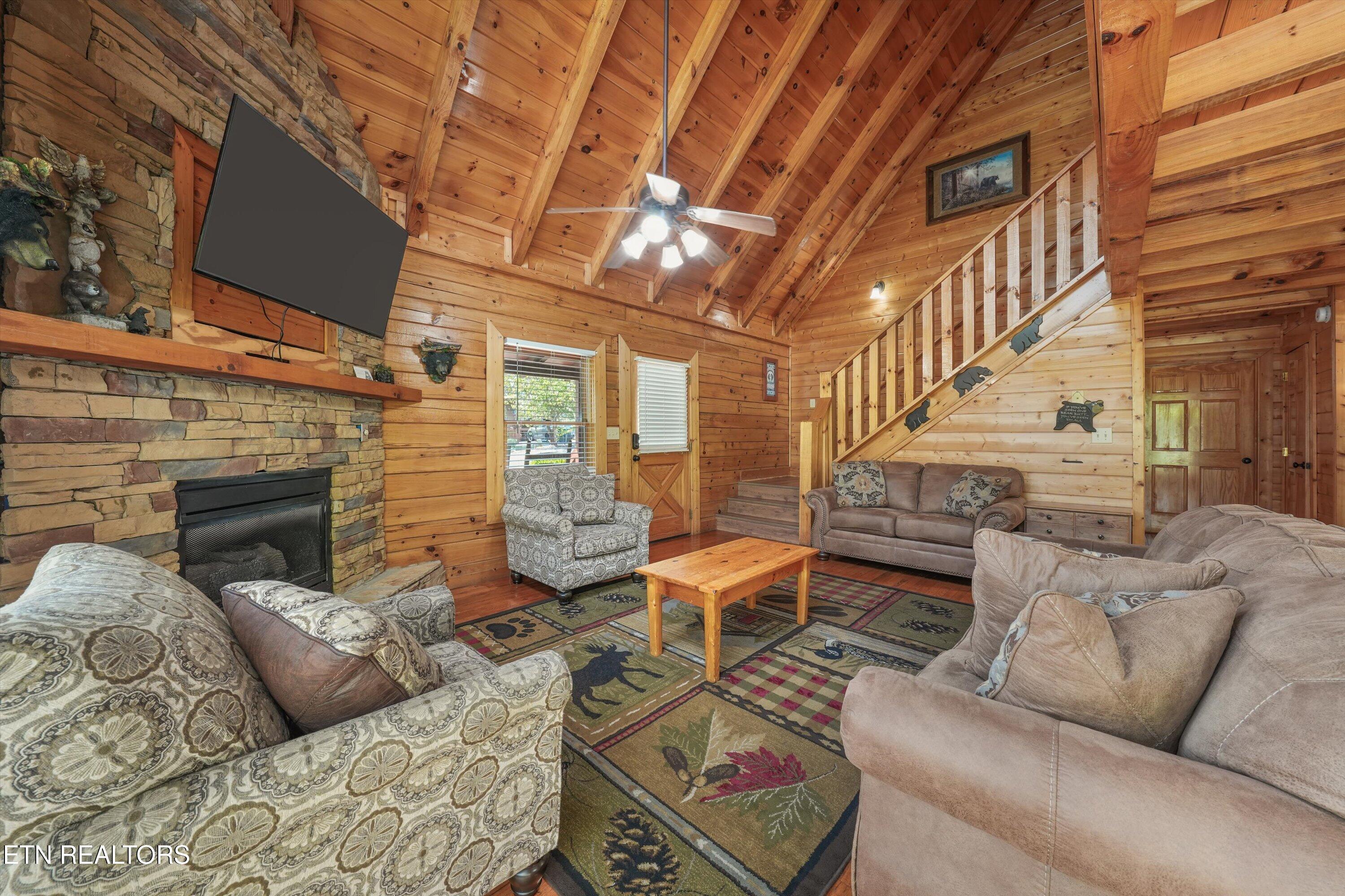 3208 White Falcon Way Pigeon Forge TN 37863