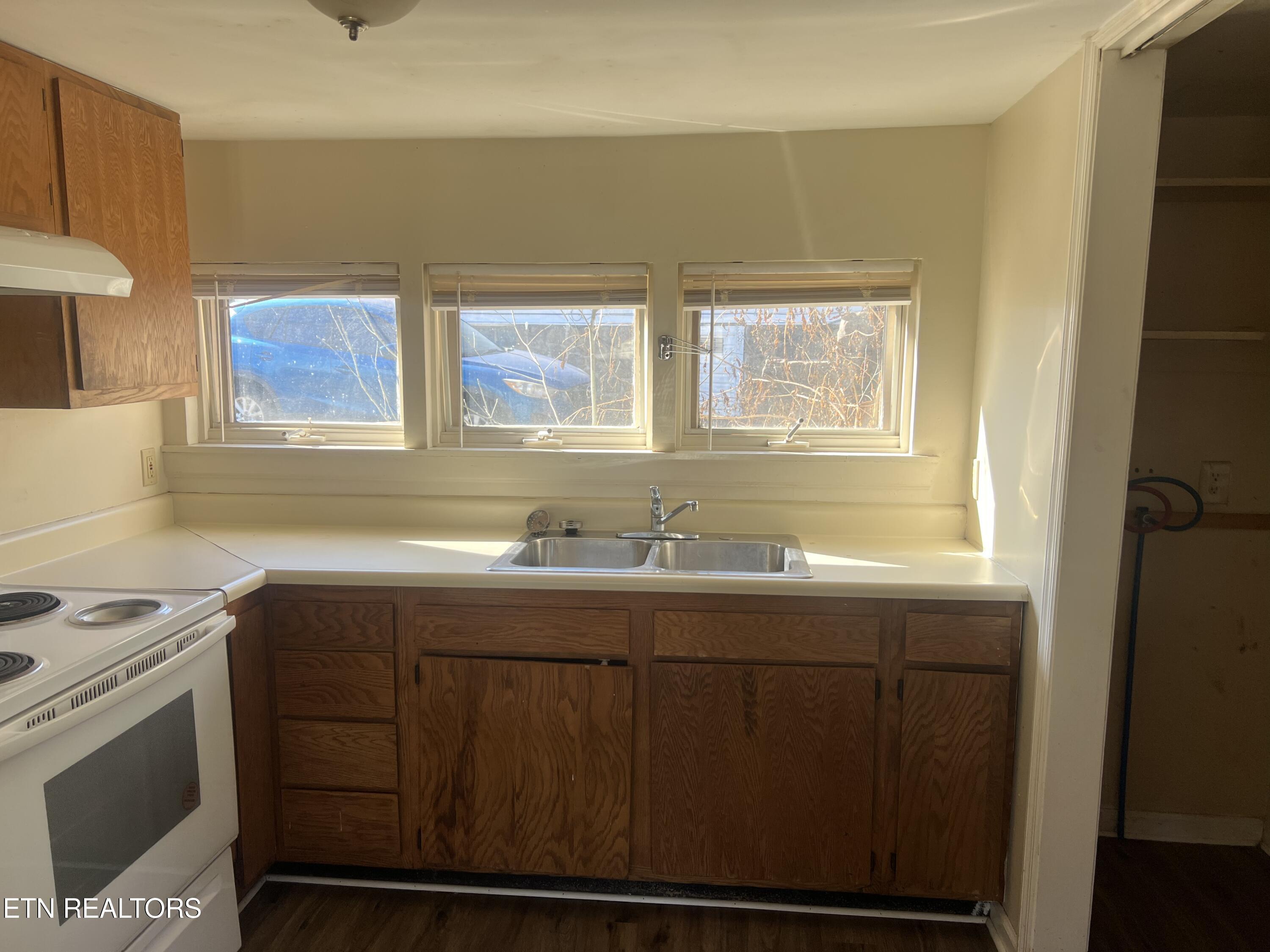 113 S Walker Lane Oak Ridge TN 37830