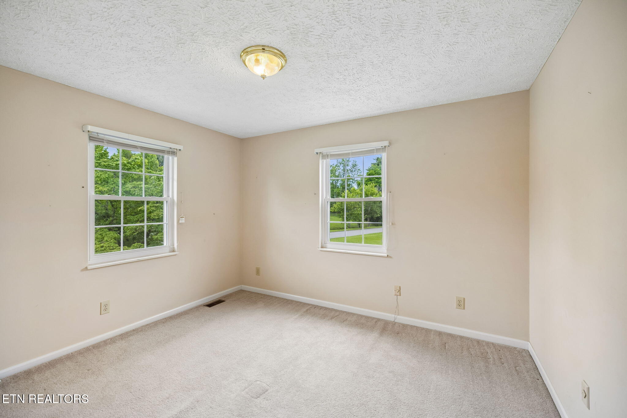2117 S Belmont Drive Maryville TN 37804