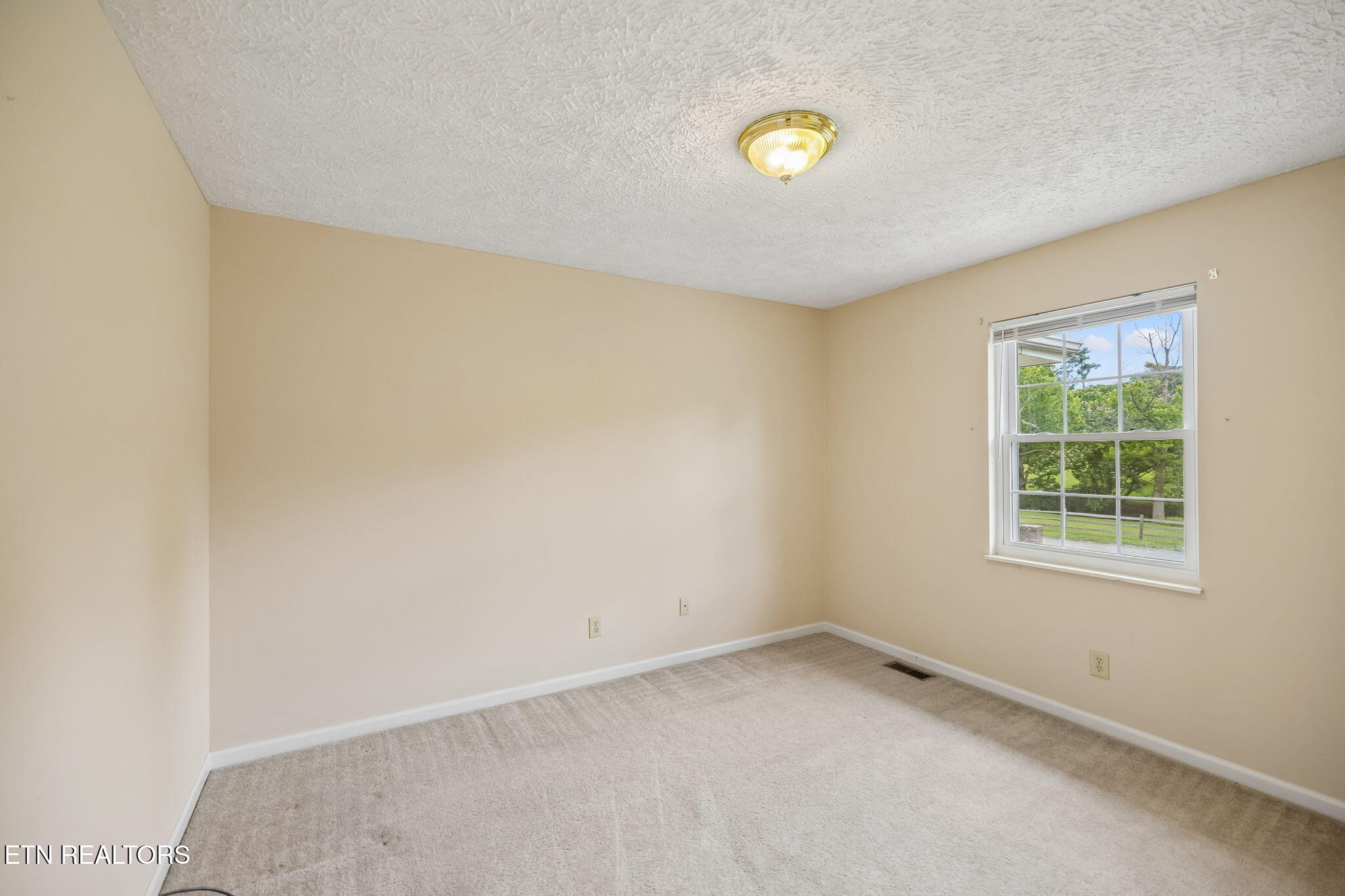 2117 S Belmont Drive Maryville TN 37804