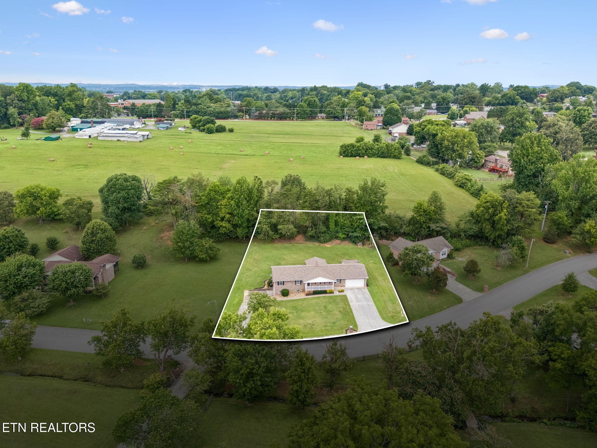 2117 S Belmont Drive Maryville TN 37804