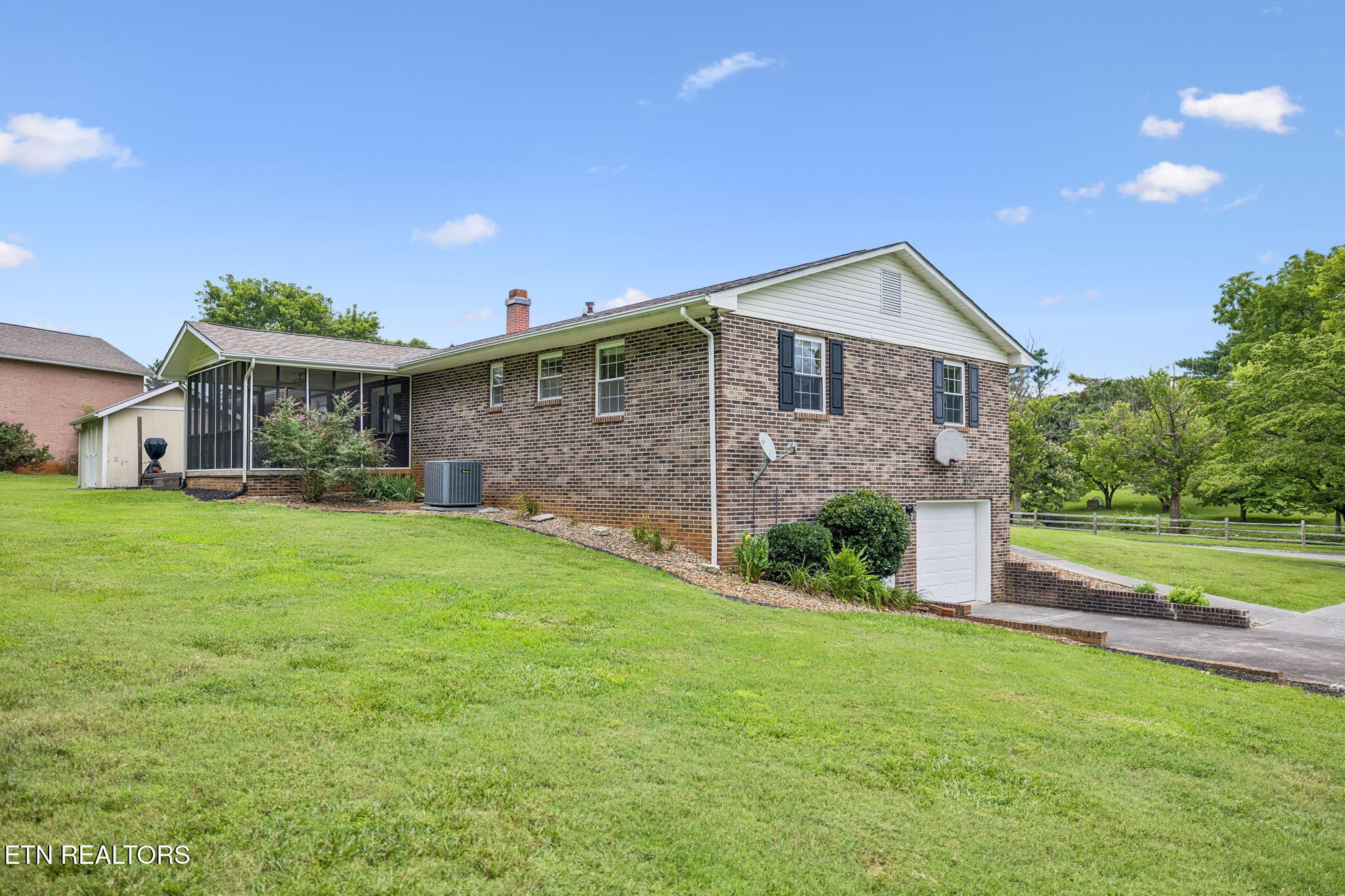 2117 S Belmont Drive Maryville TN 37804