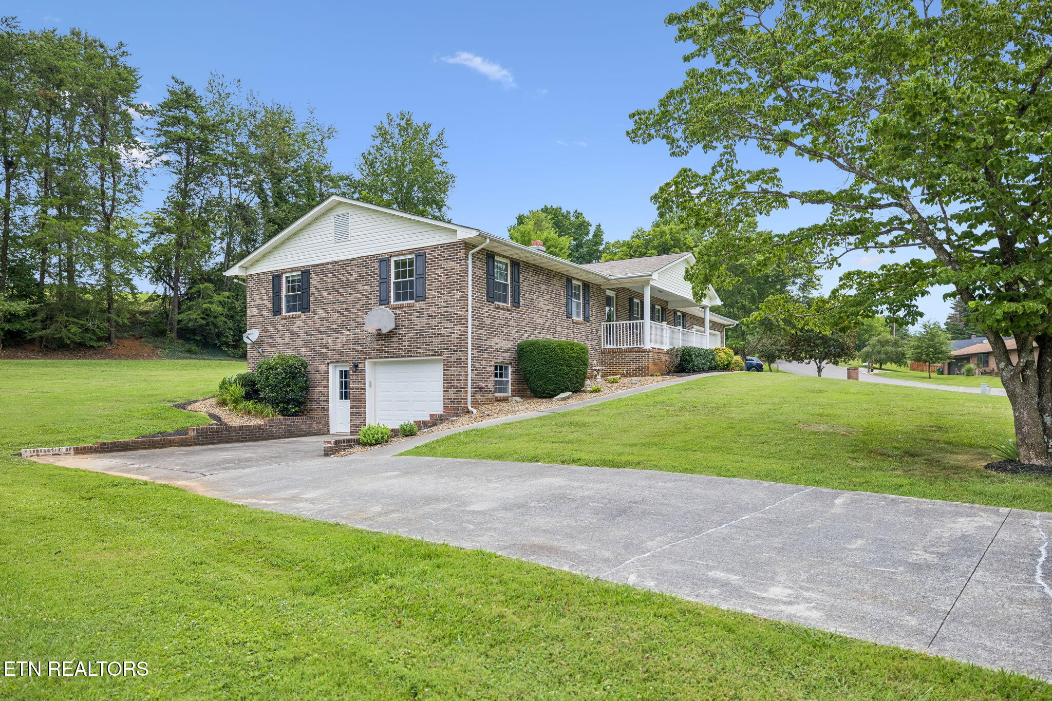 2117 S Belmont Drive Maryville TN 37804