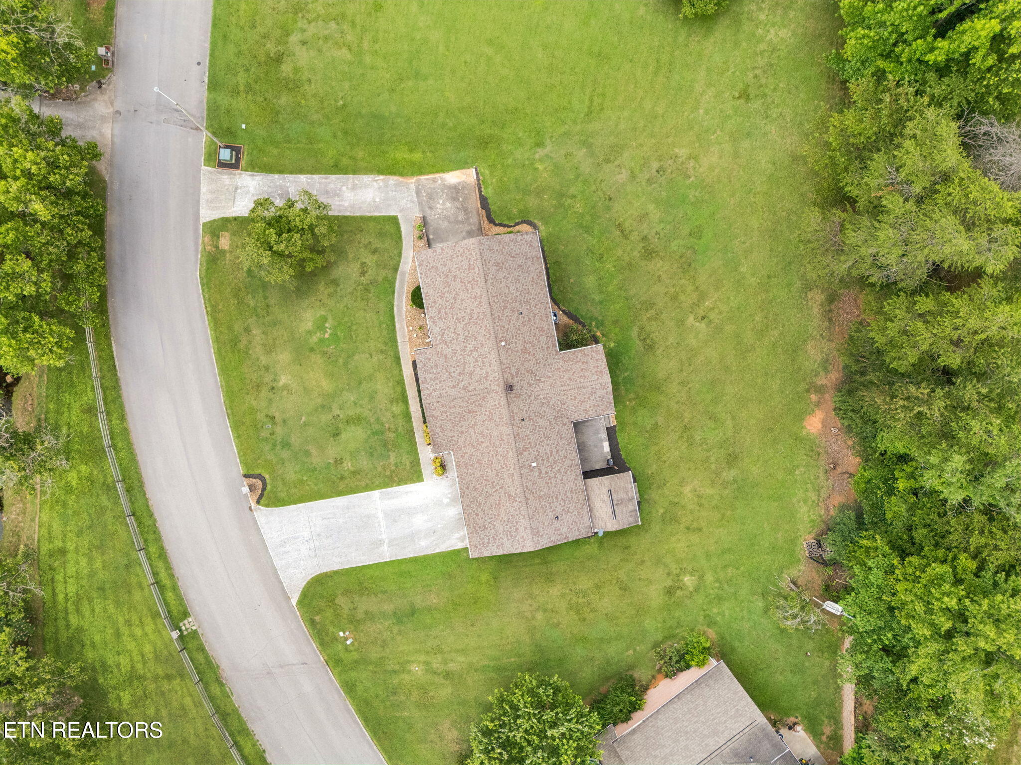 2117 S Belmont Drive Maryville TN 37804