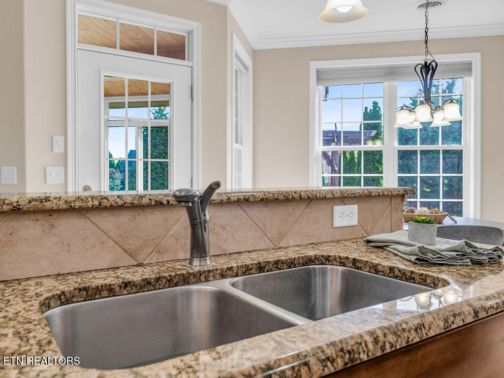 346 E Port Drive Lenoir City TN 37772