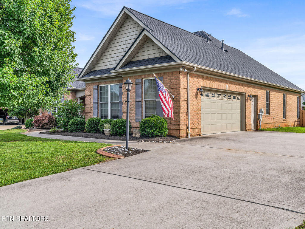 346 E Port Drive Lenoir City TN 37772