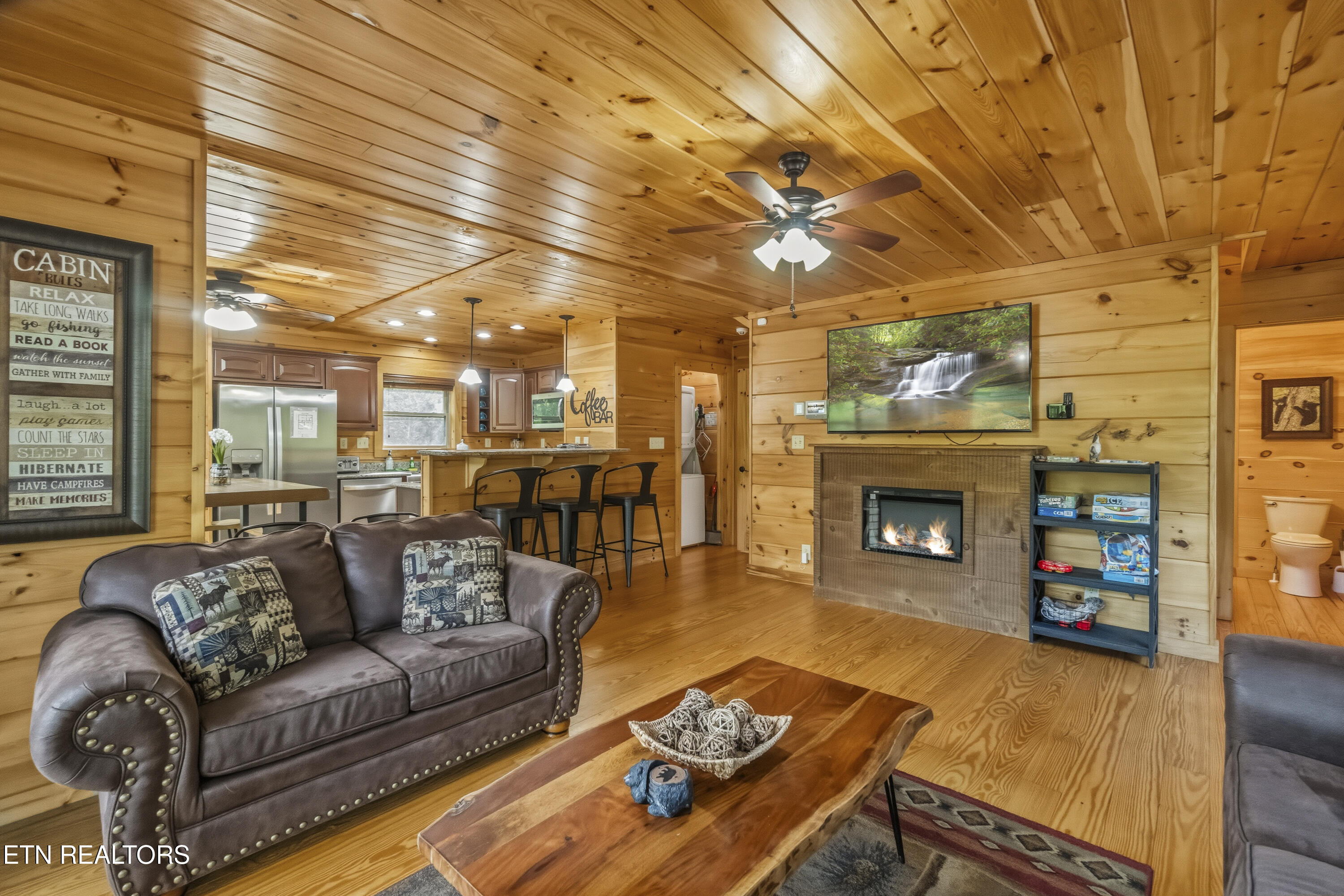 1940 Backhome Lane Sevierville TN 37876