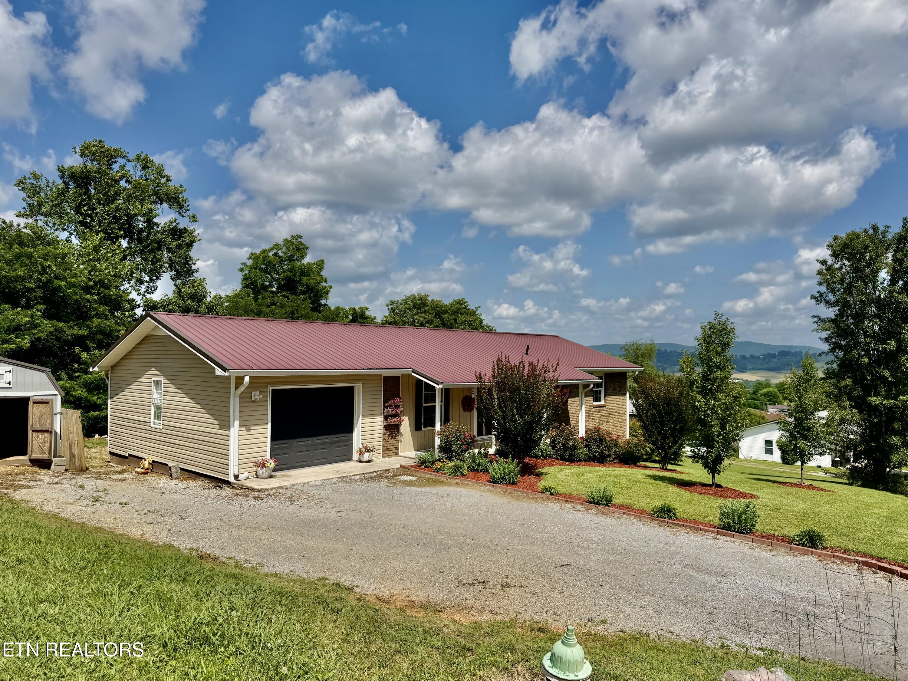 618 Essary Road Tazewell TN 37879