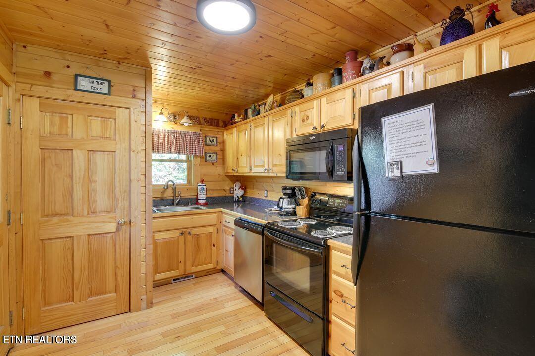 3572 Pebbles Mtn Way Sevierville TN 37862