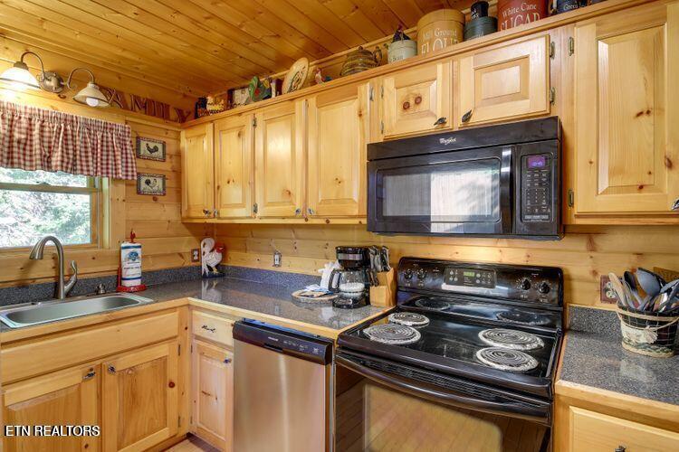 3572 Pebbles Mtn Way Sevierville TN 37862
