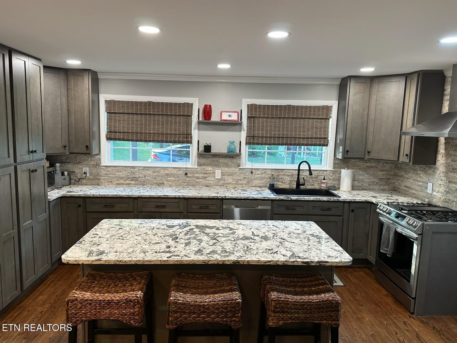 8024 Sharp Road Powell TN 37849