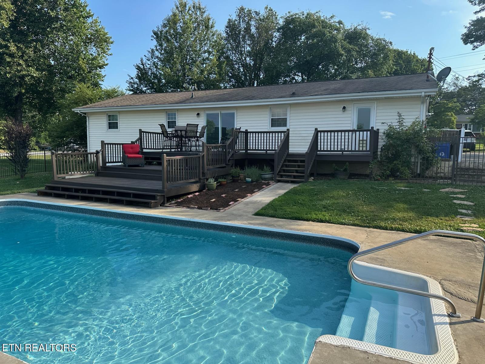 8024 Sharp Road Powell TN 37849