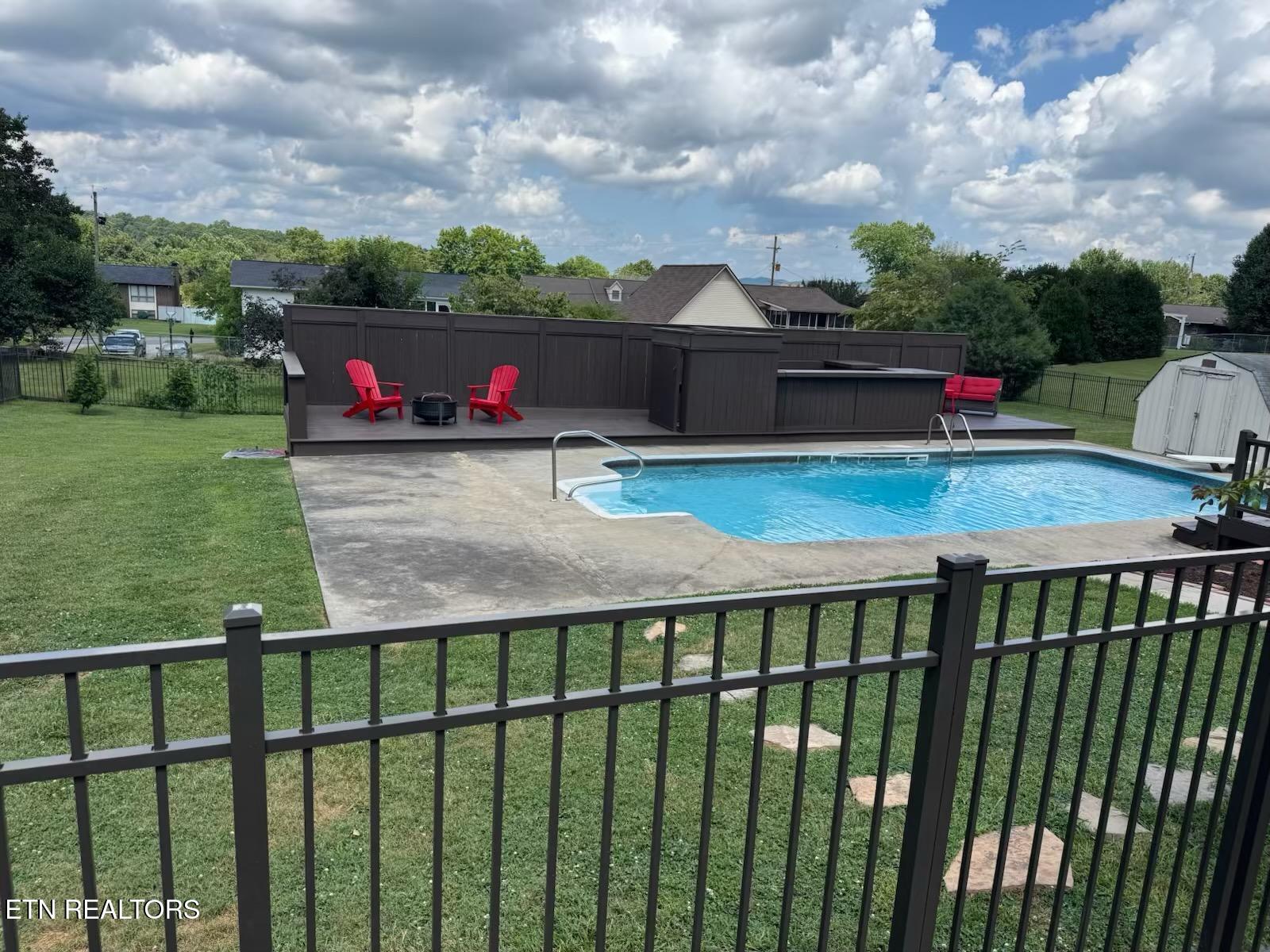 8024 Sharp Road Powell TN 37849