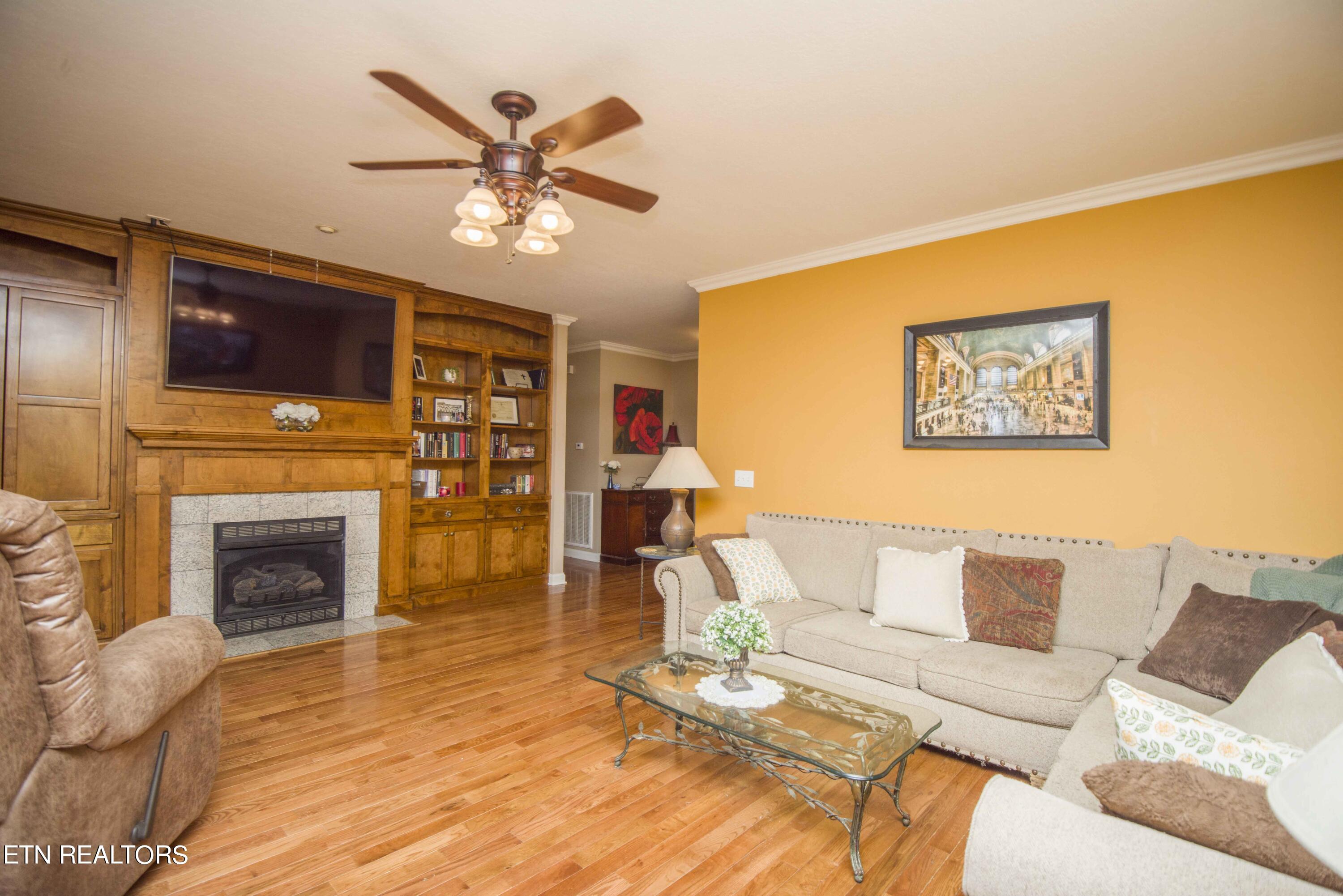 2167 Sugar Grove Valley Road Harriman TN 37748