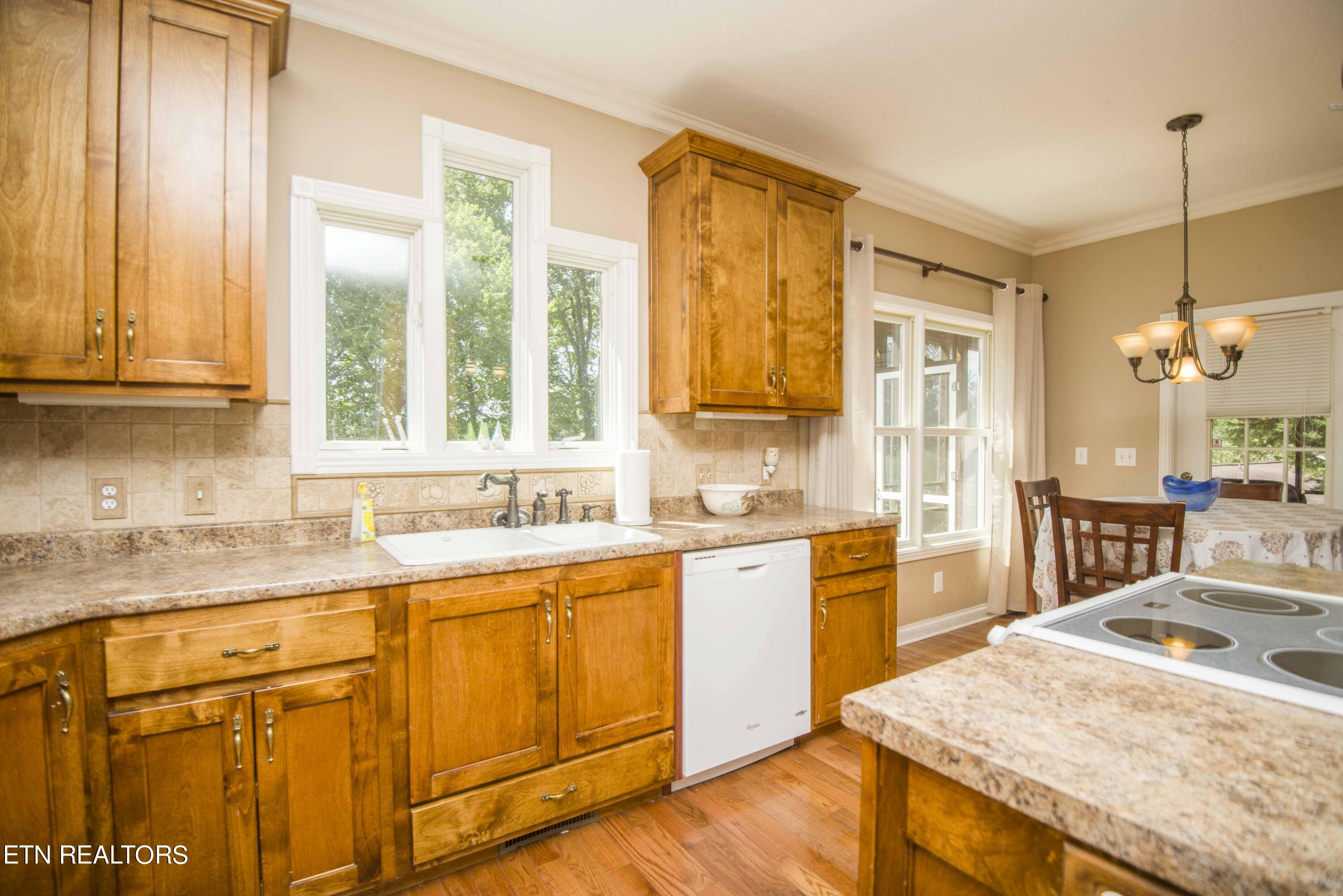 2167 Sugar Grove Valley Road Harriman TN 37748