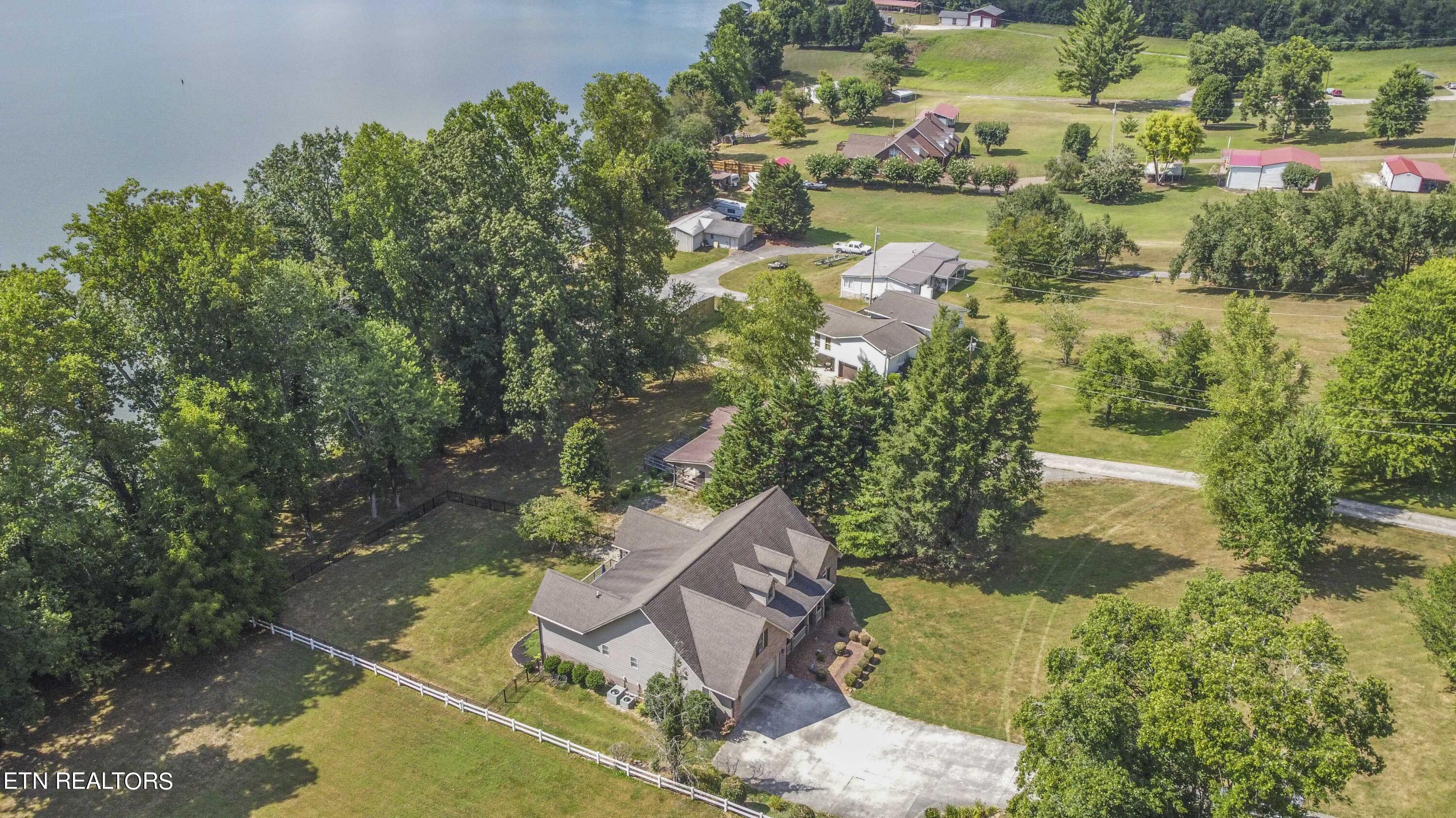 2167 Sugar Grove Valley Road Harriman TN 37748