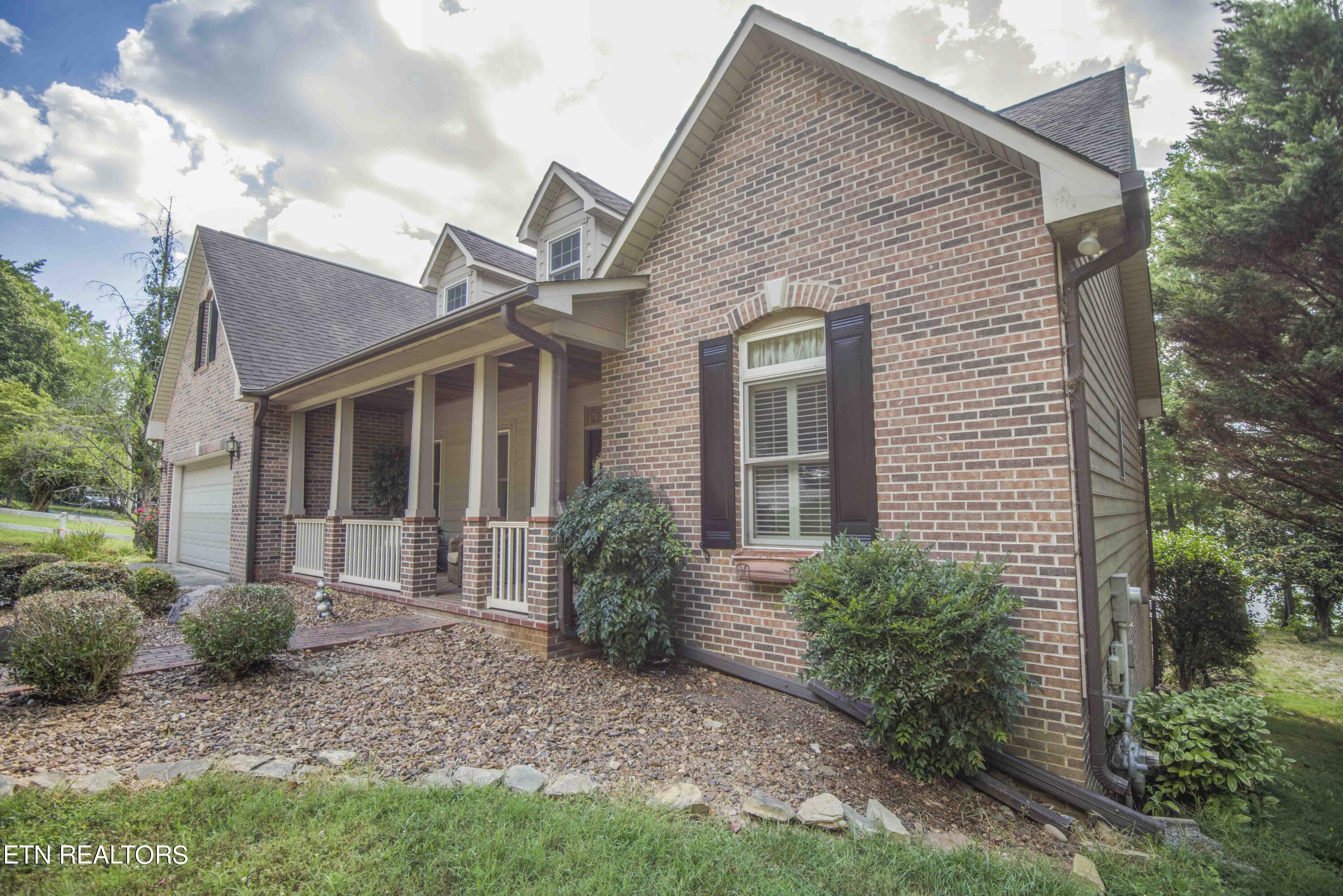 2167 Sugar Grove Valley Road Harriman TN 37748
