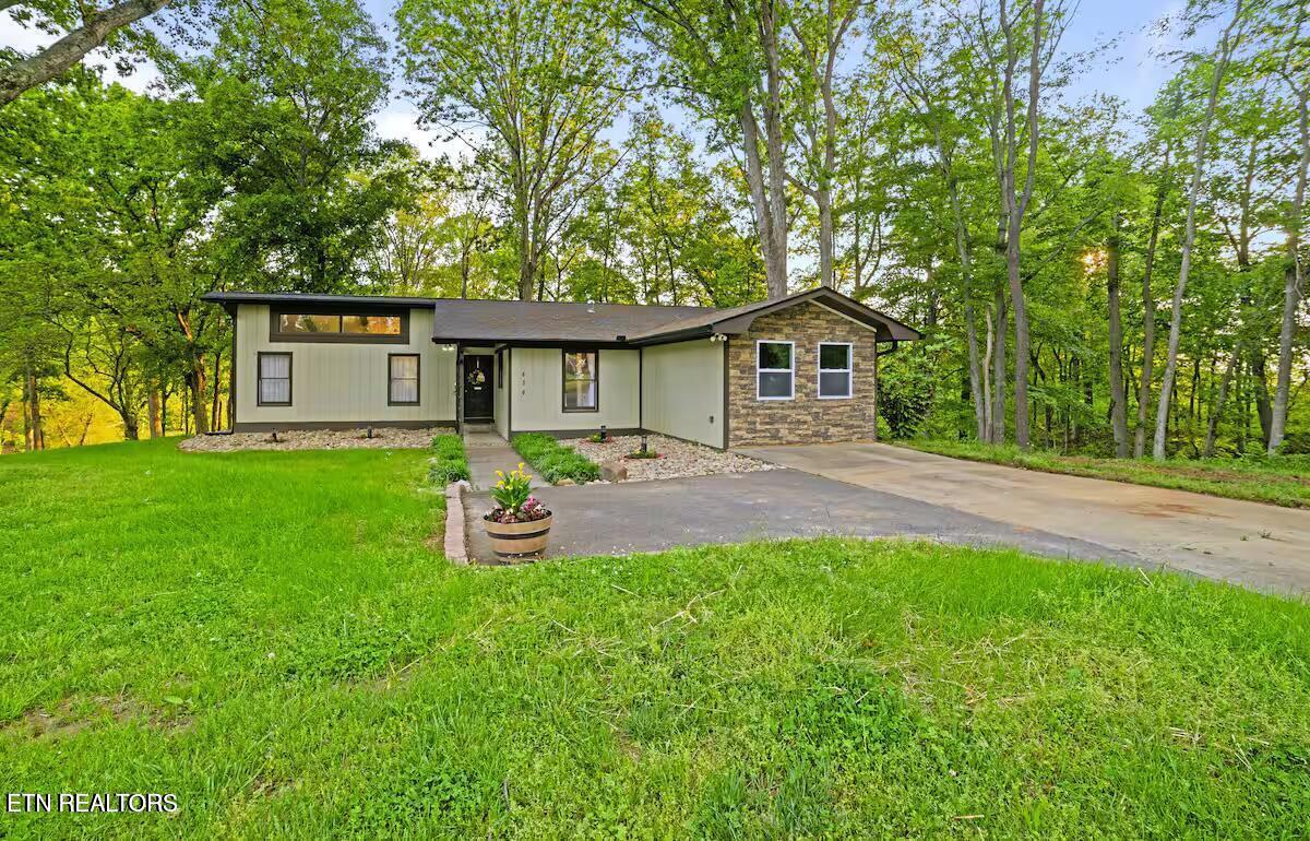 630 Ancient Oaks Court White Pine TN 37890