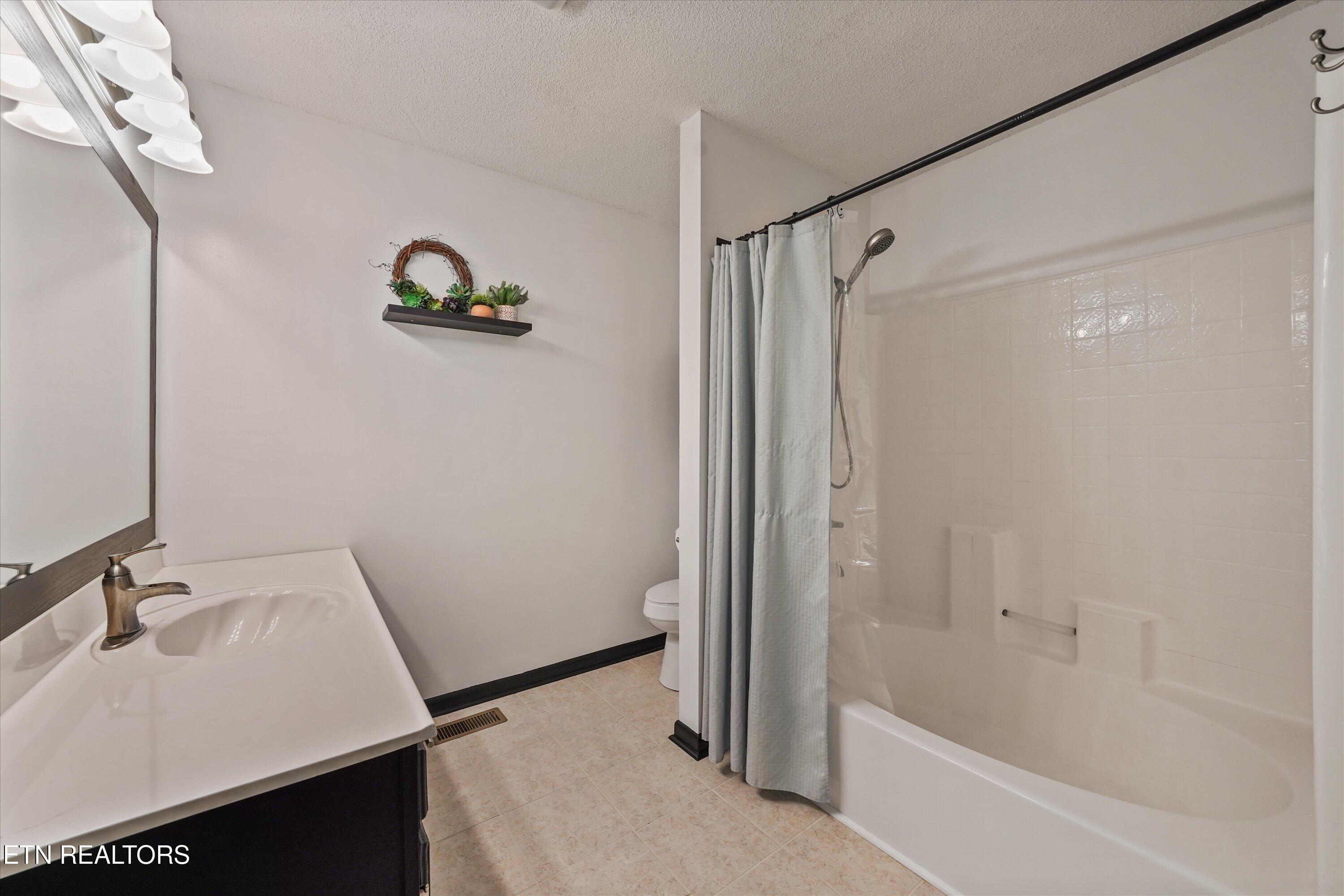 603 Lees Chapel Road Sweetwater TN 37874