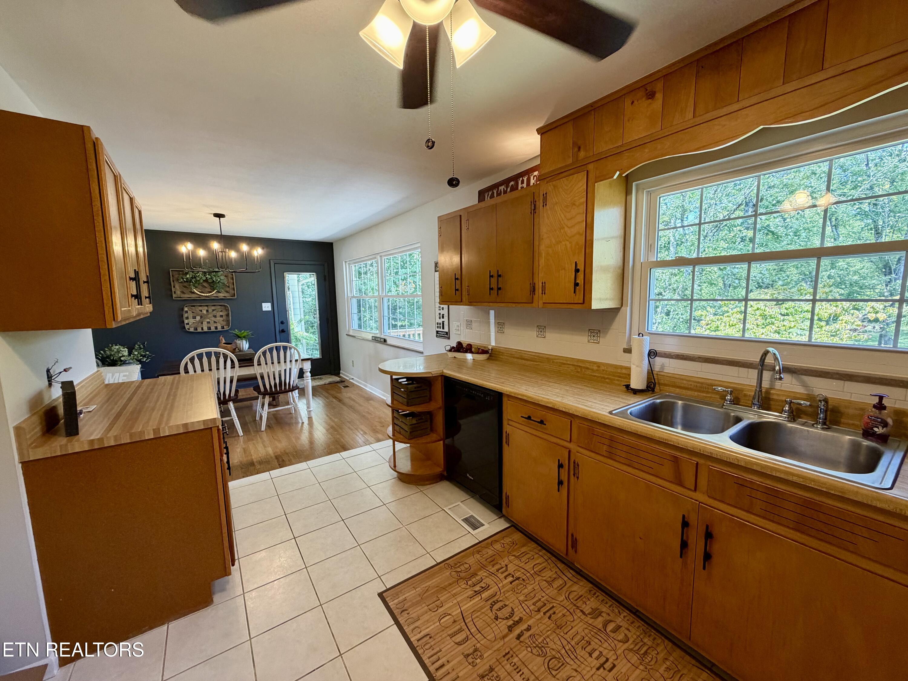 1427 Creekwood Drive Knoxville TN 37918