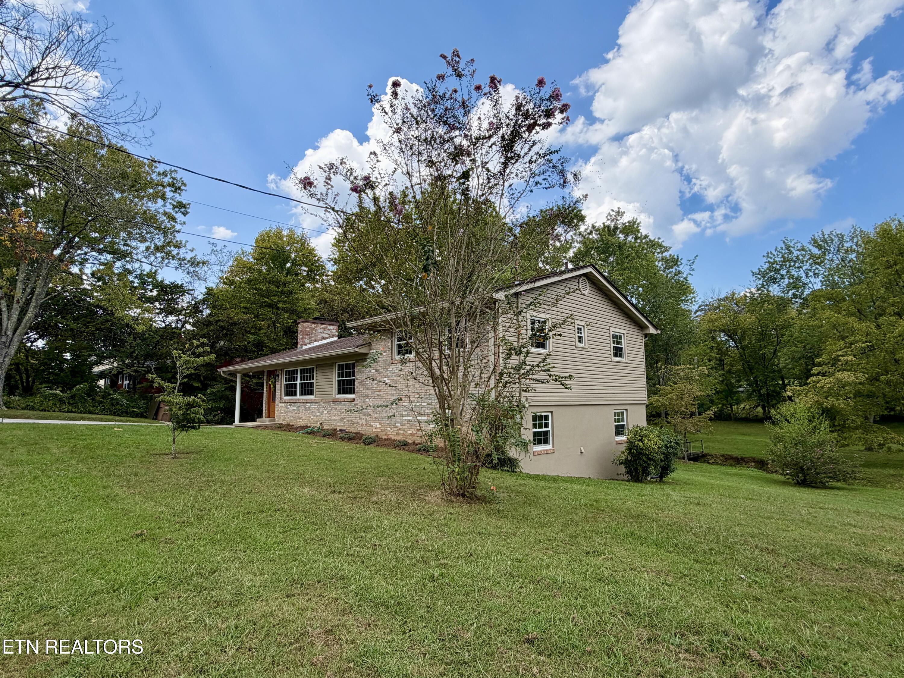 1427 Creekwood Drive Knoxville TN 37918