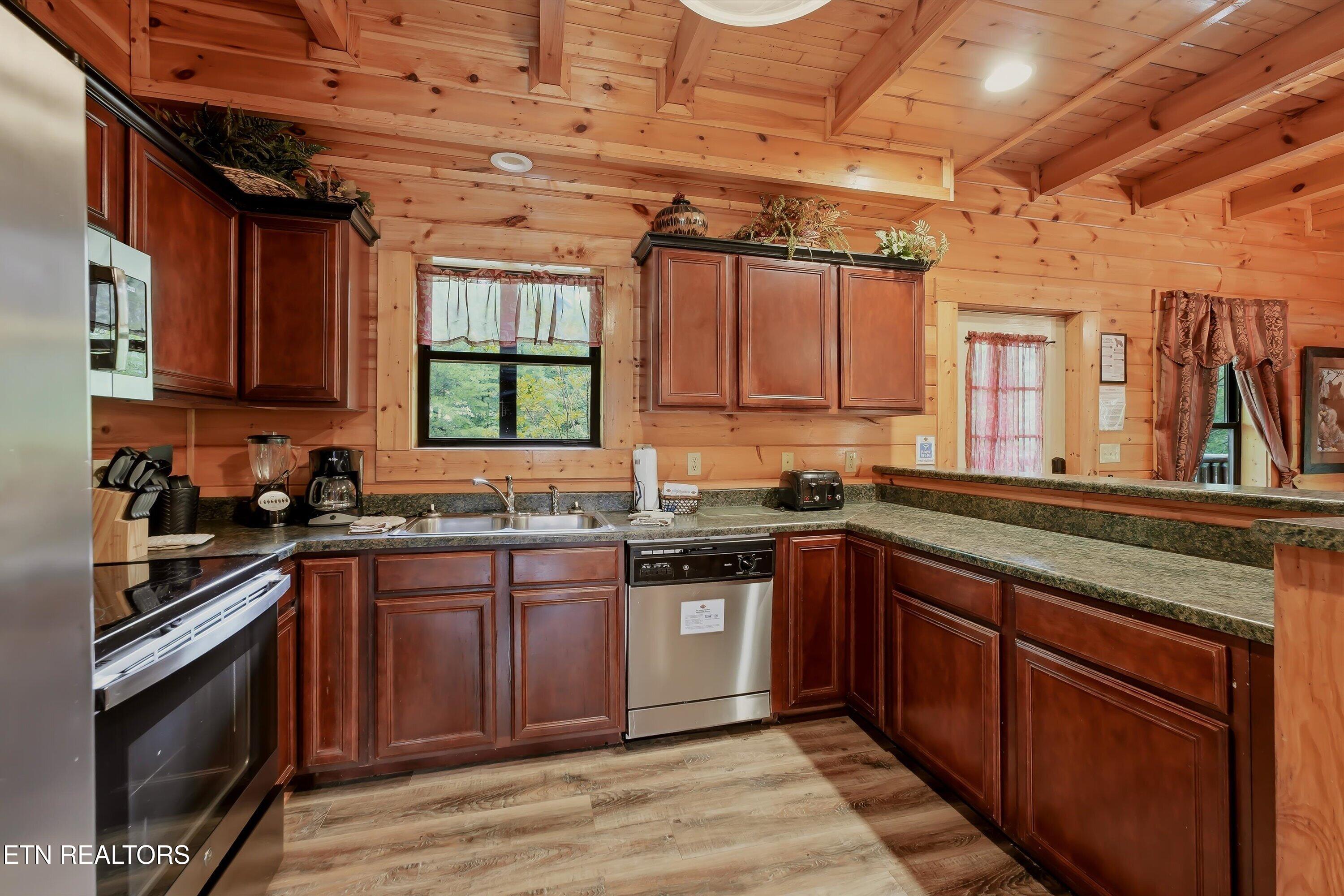 1742 Elk Springs Way Gatlinburg TN 37738