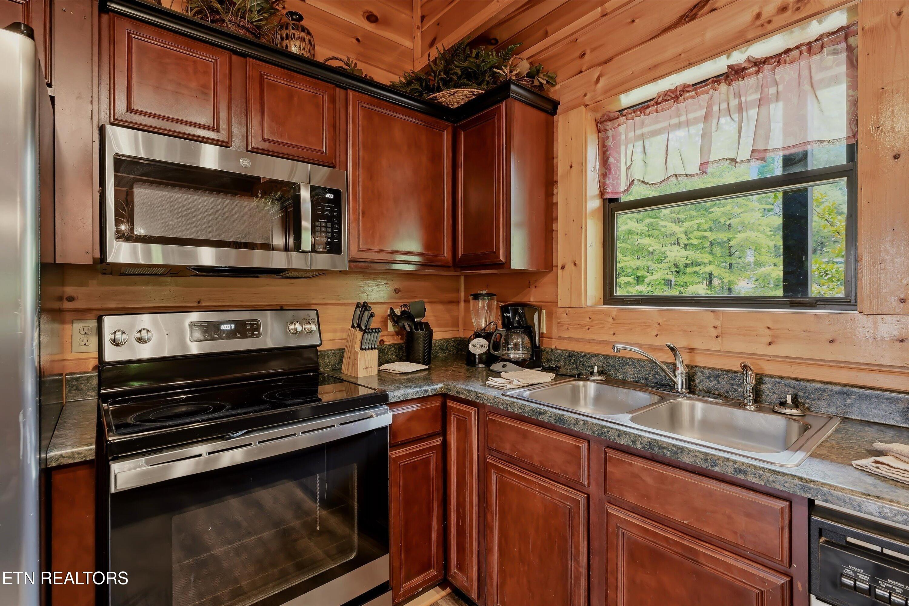1742 Elk Springs Way Gatlinburg TN 37738