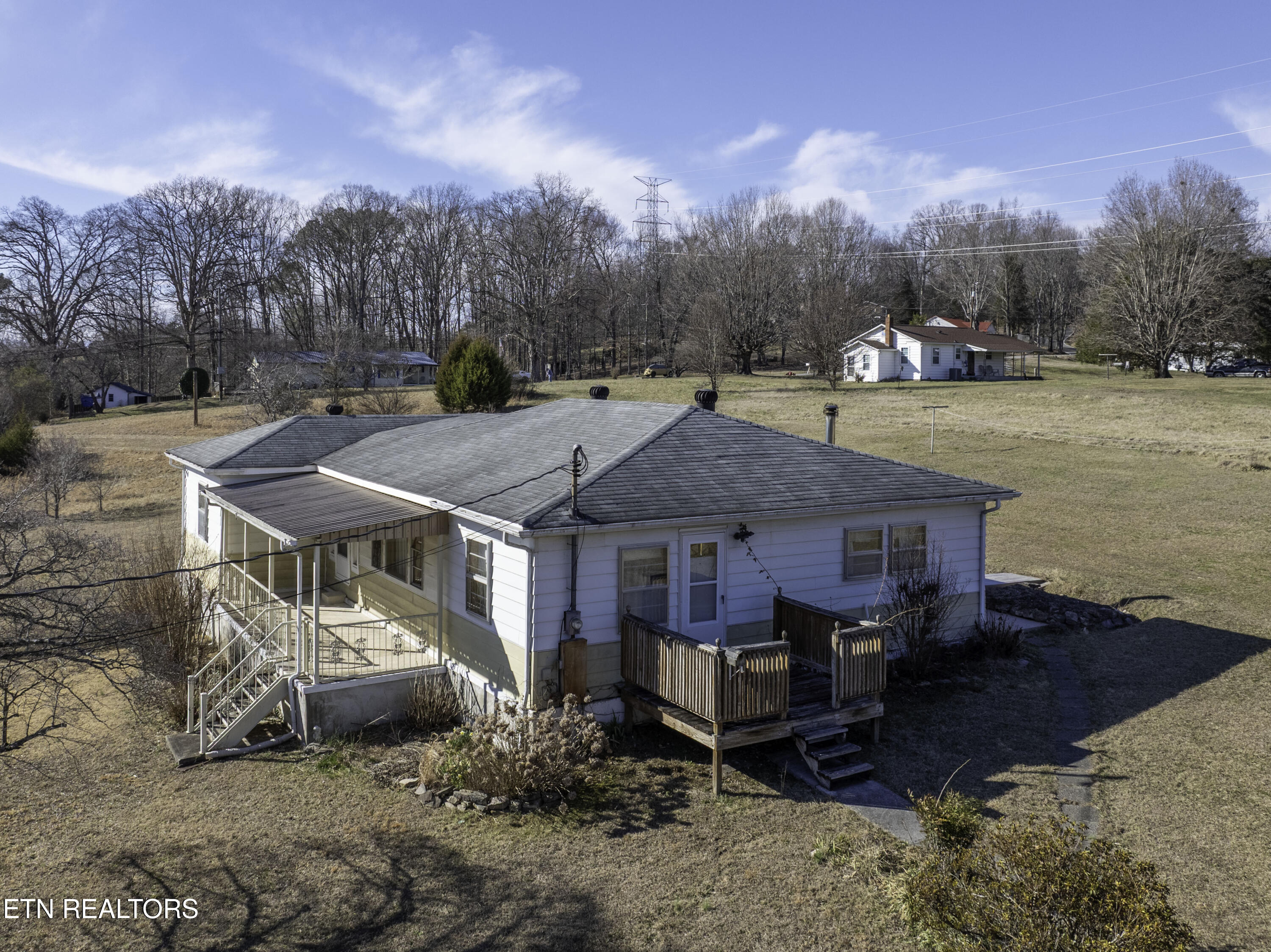 6314 Maloneyville Road Corryton TN 37721