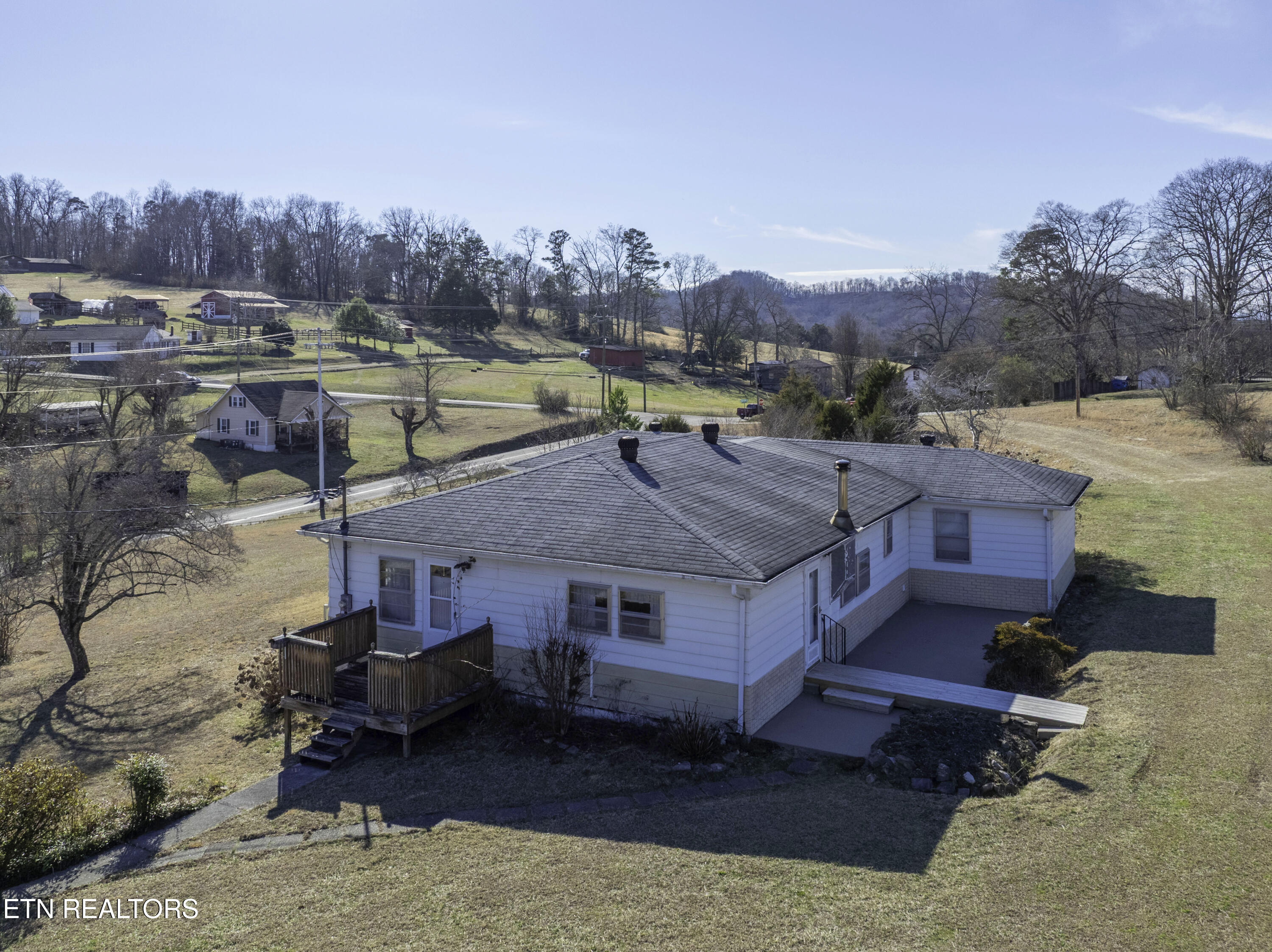6314 Maloneyville Road Corryton TN 37721