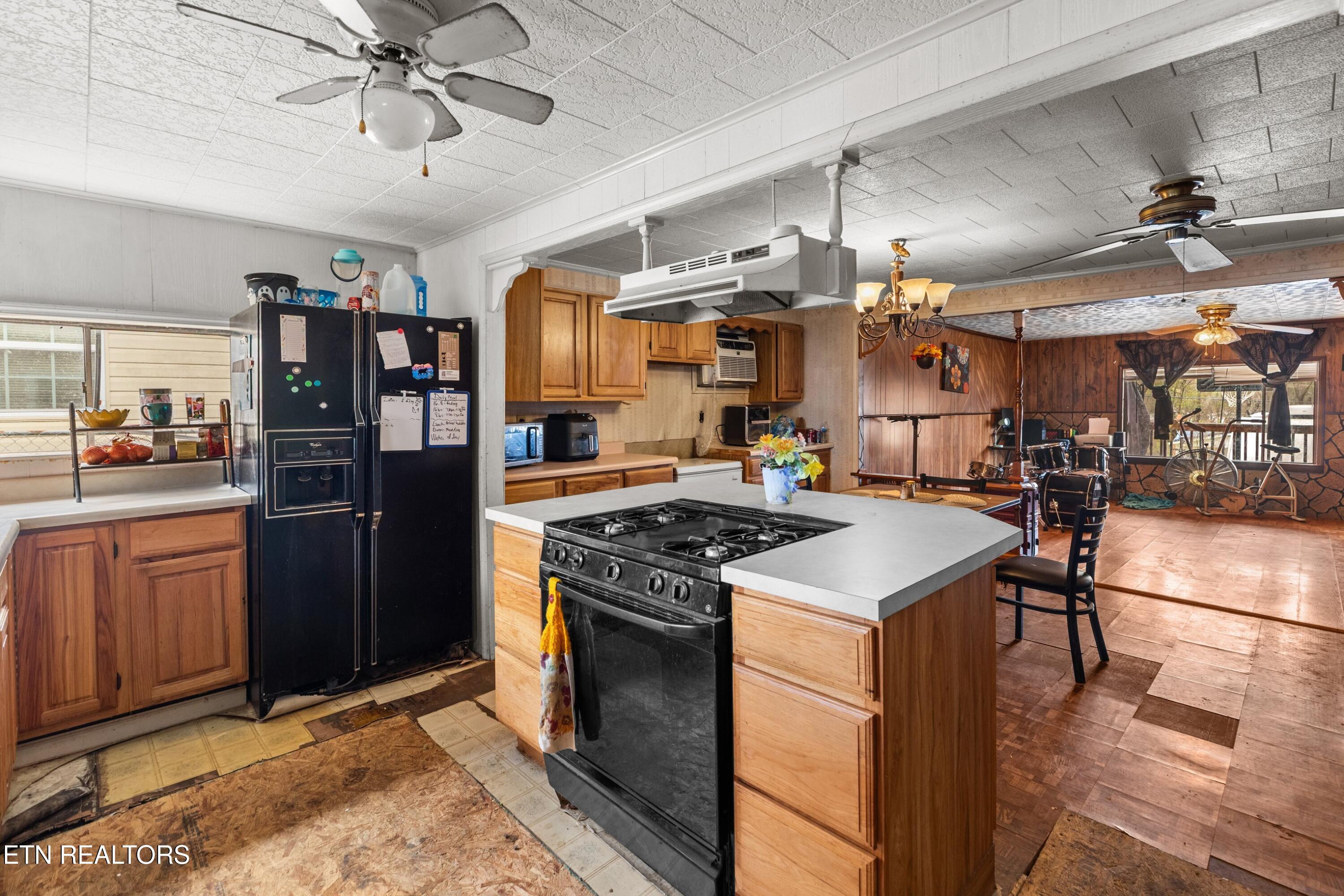555 Poplar Avenue Jellico TN 37762