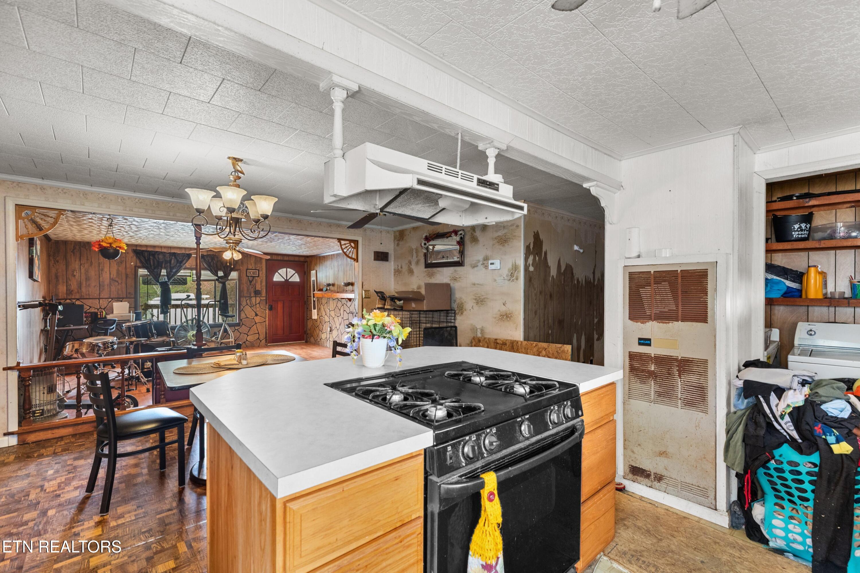 555 Poplar Avenue Jellico TN 37762